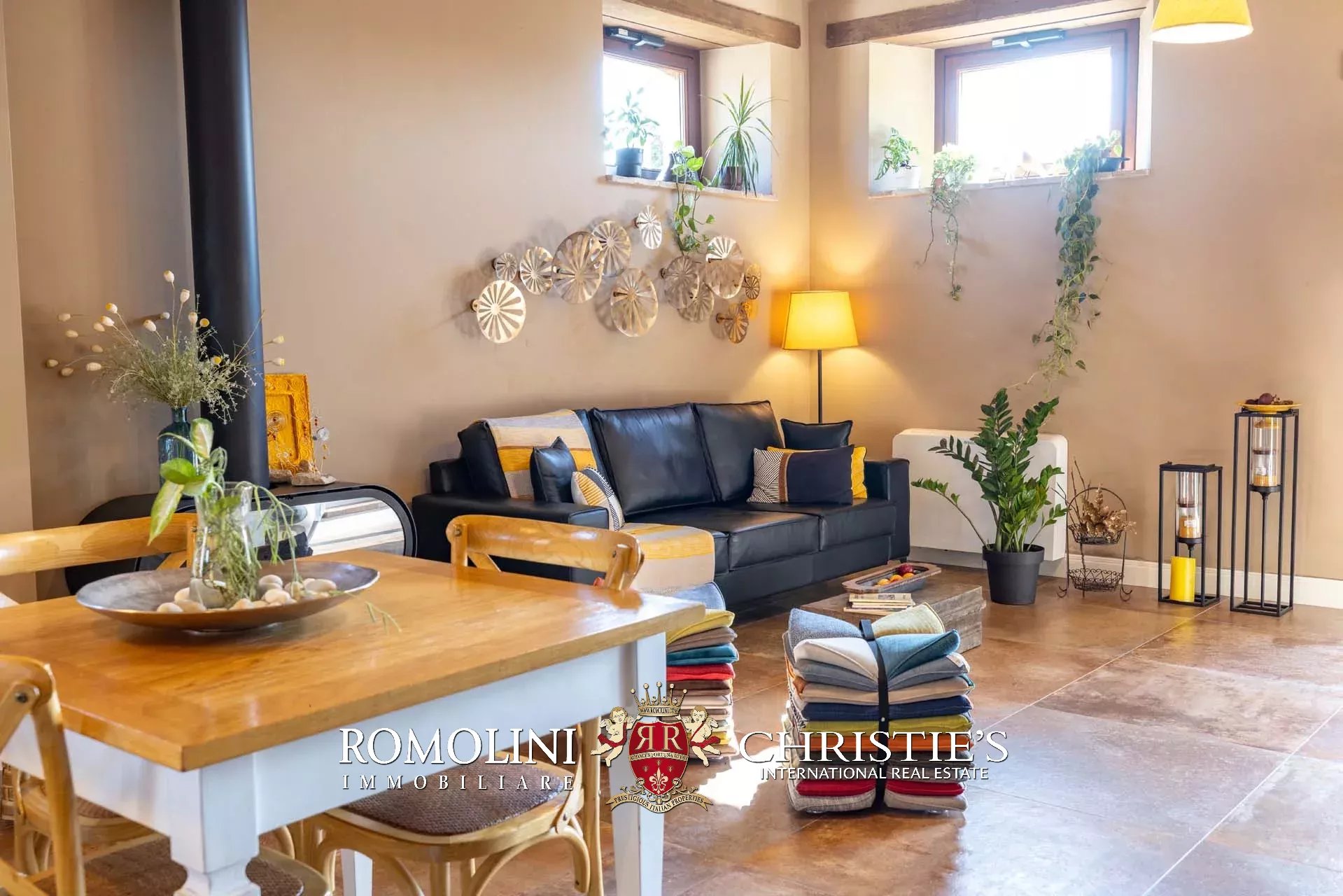 9 Bedroom Villa/Townhouse's Image 25