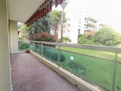 Nice Cimiez 3 bed apartment plus garage for sale — photo 6 of 7