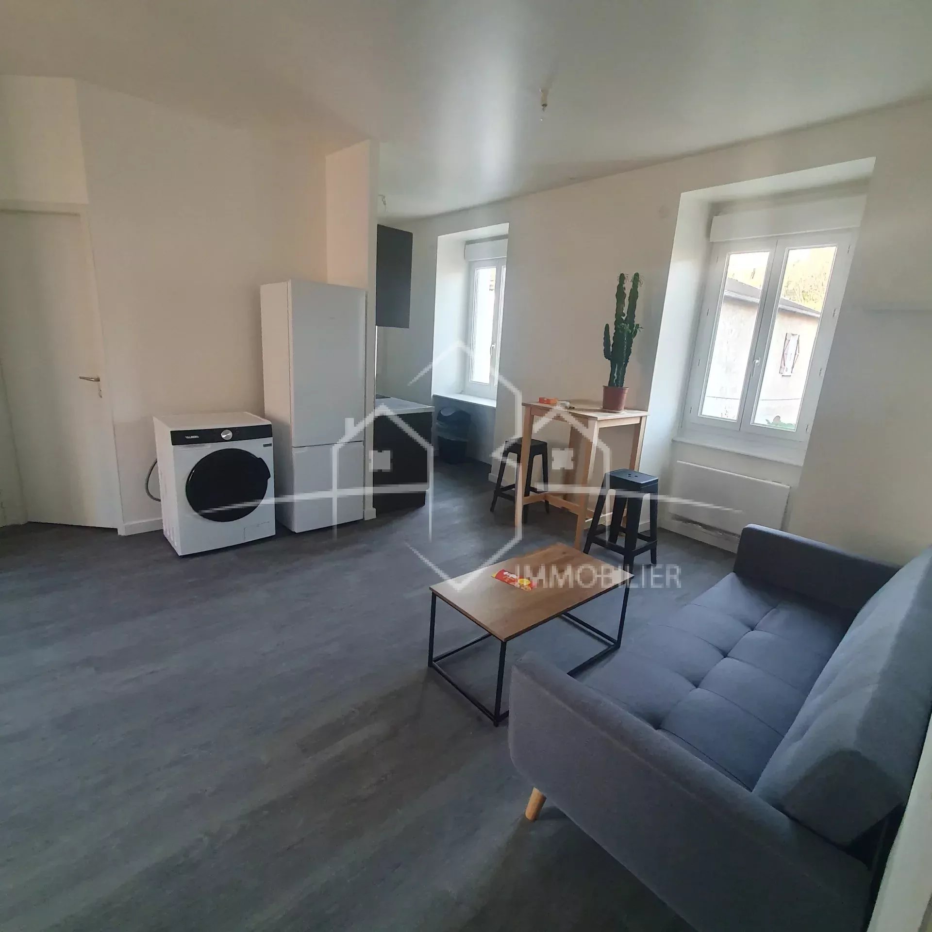 BEAUREPAIRE T2 meublé 2ème étage