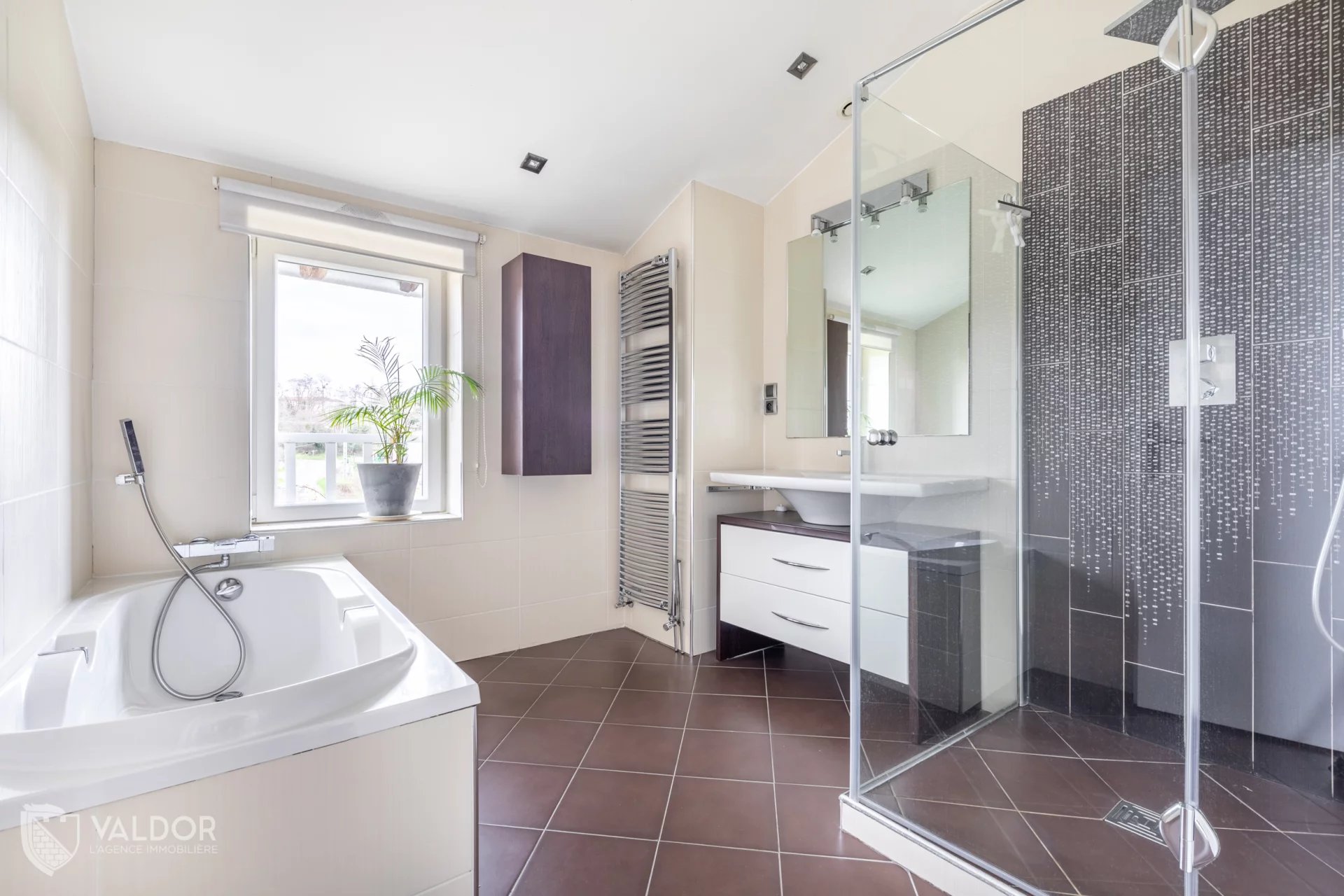 Appartement à Marcilly de type T6 de 232 m² avec parcelle de 1650 m²