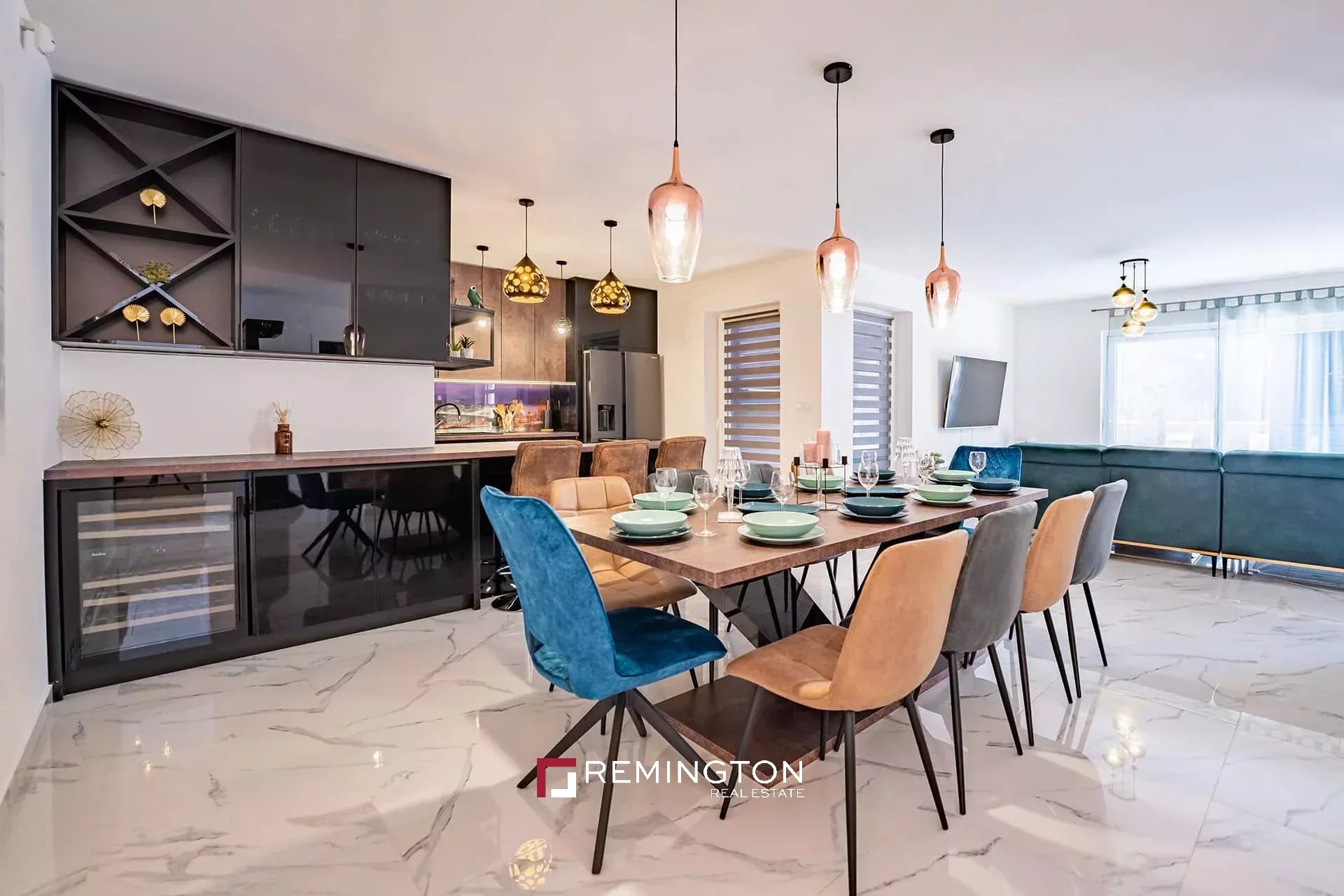 4 Bedroom Villa/Townhouse's Image 6