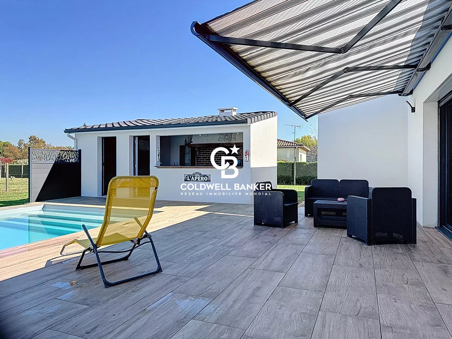 Maison moderne de plain-pied avec piscine entre Saintes et Cognac