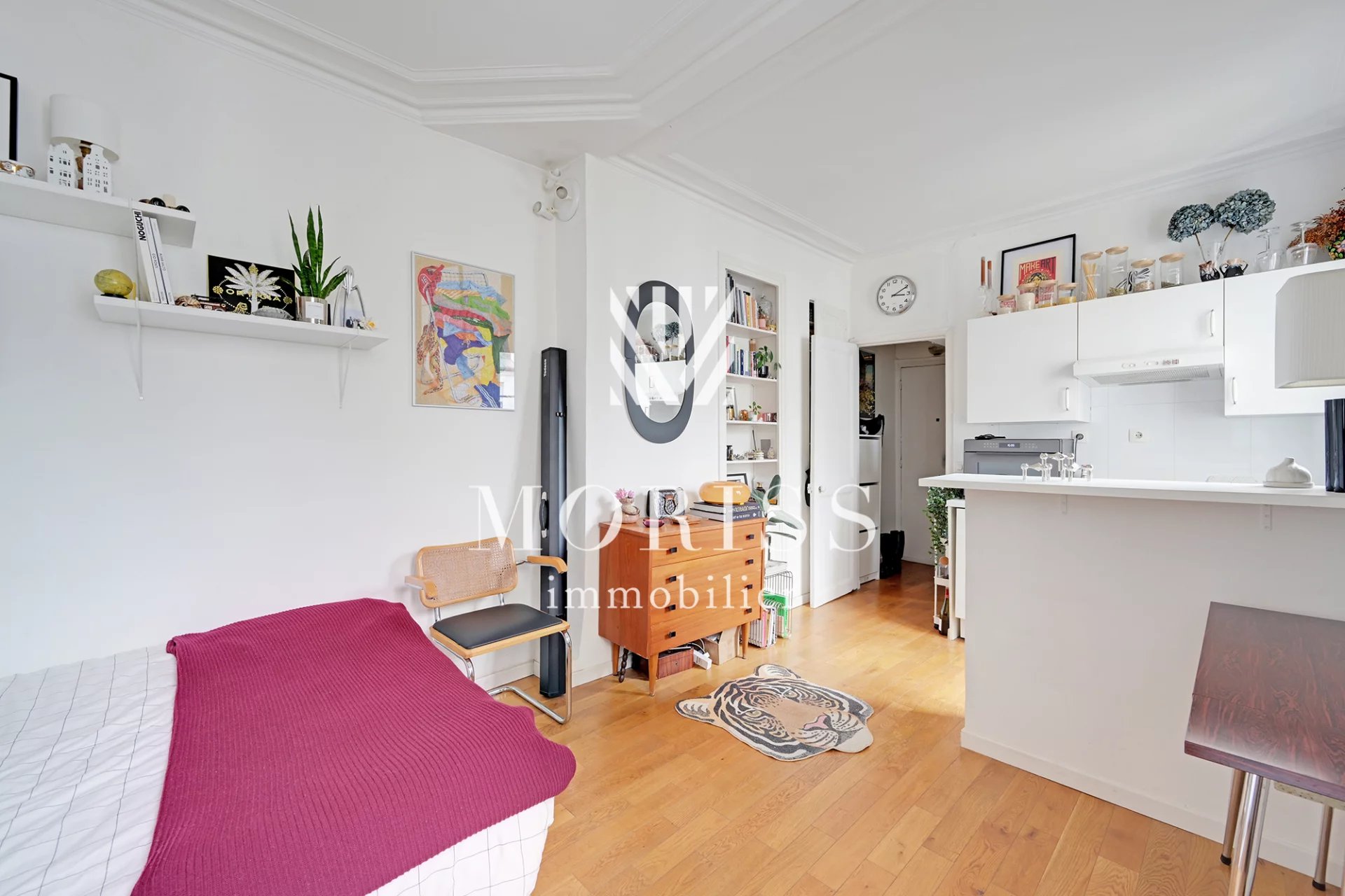Studio lumineux – Paris 9e – Vendu occupé - Image Array