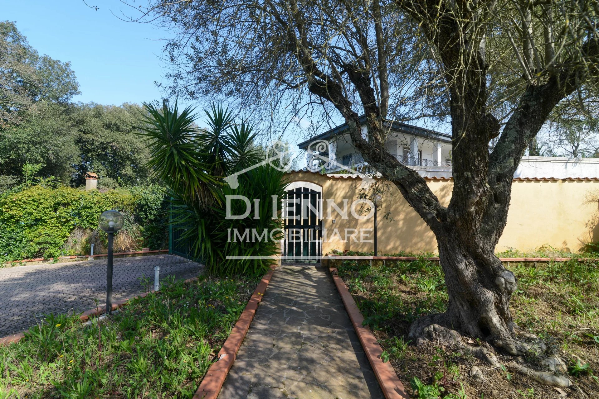 Vendita Bifamiliare Riano