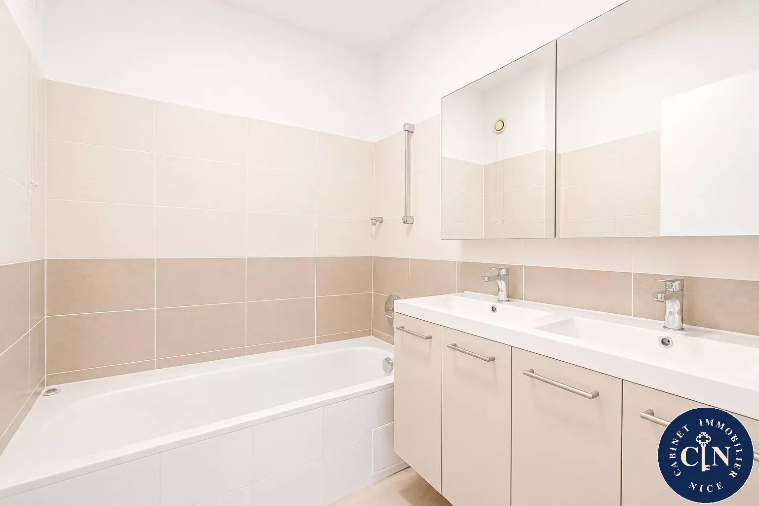 4 pièces 80 m² - Terrasses traversantes plein sud - Parc Impérial — photo 15