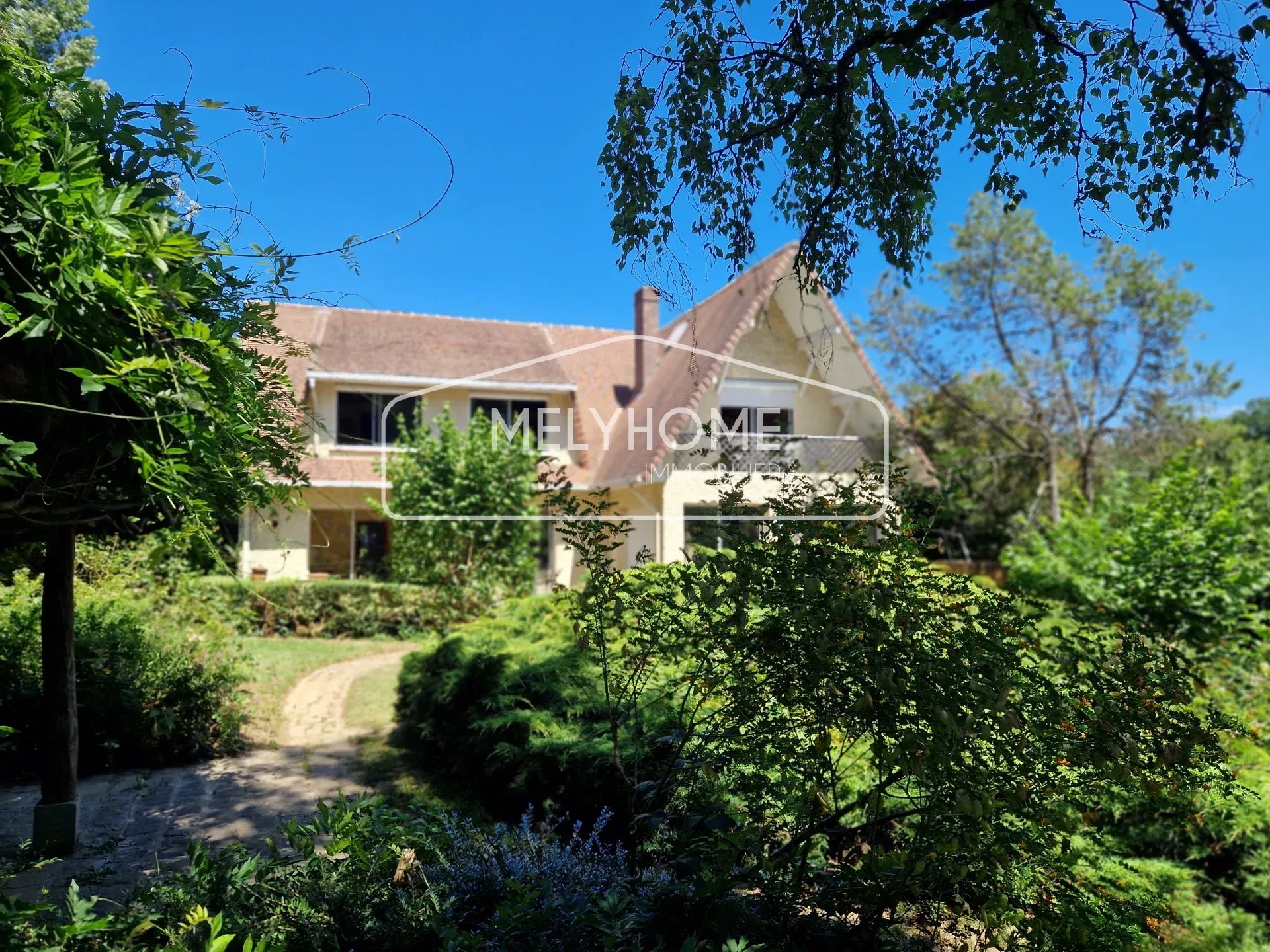Agence immobilière de 