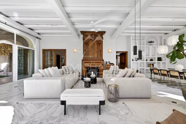 A charming, fully renovated estate in the heart of the countryside — photo 7