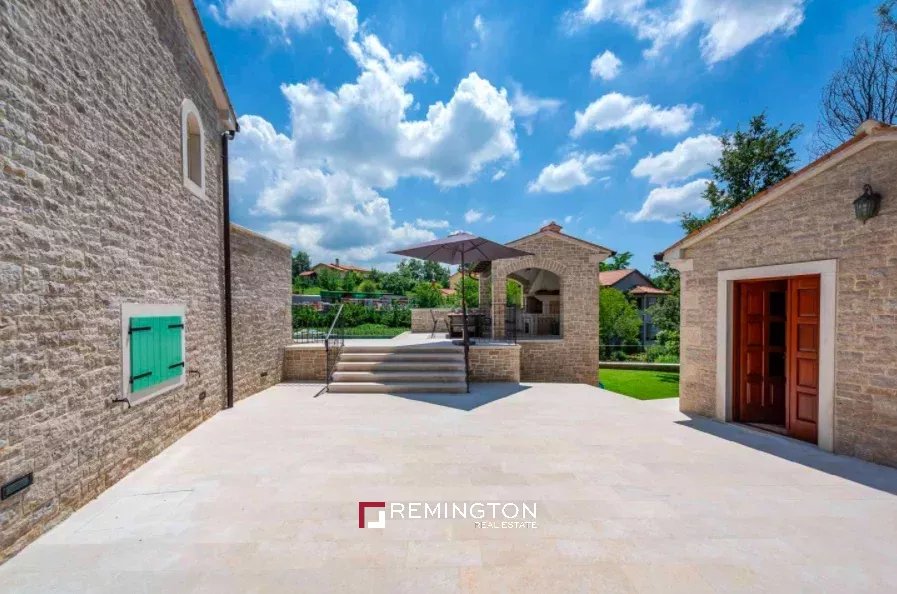 6 Bedroom Villa/Townhouse's Image 16