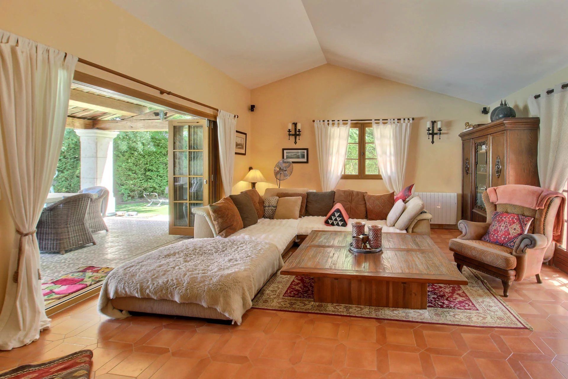 Charming 3 Bedroom Villa with Pool and Garage - Fayence Charming 3 Bedroom Villa with Pool and Garage - Fayence