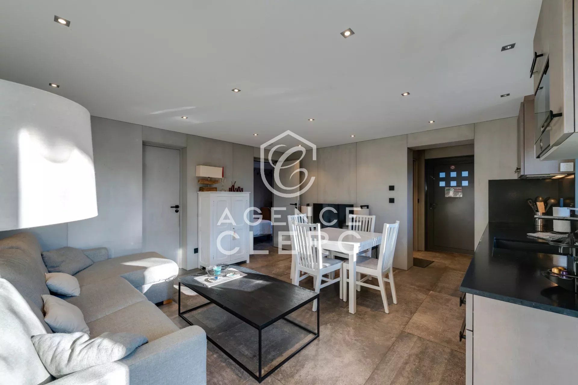 7 Bedroom Villa/Townhouse's Image 16