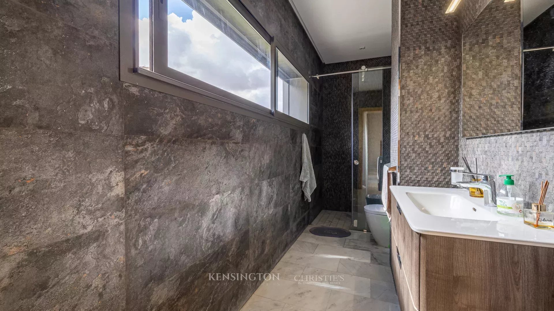 4 Bedroom Villa/Townhouse's Image 19