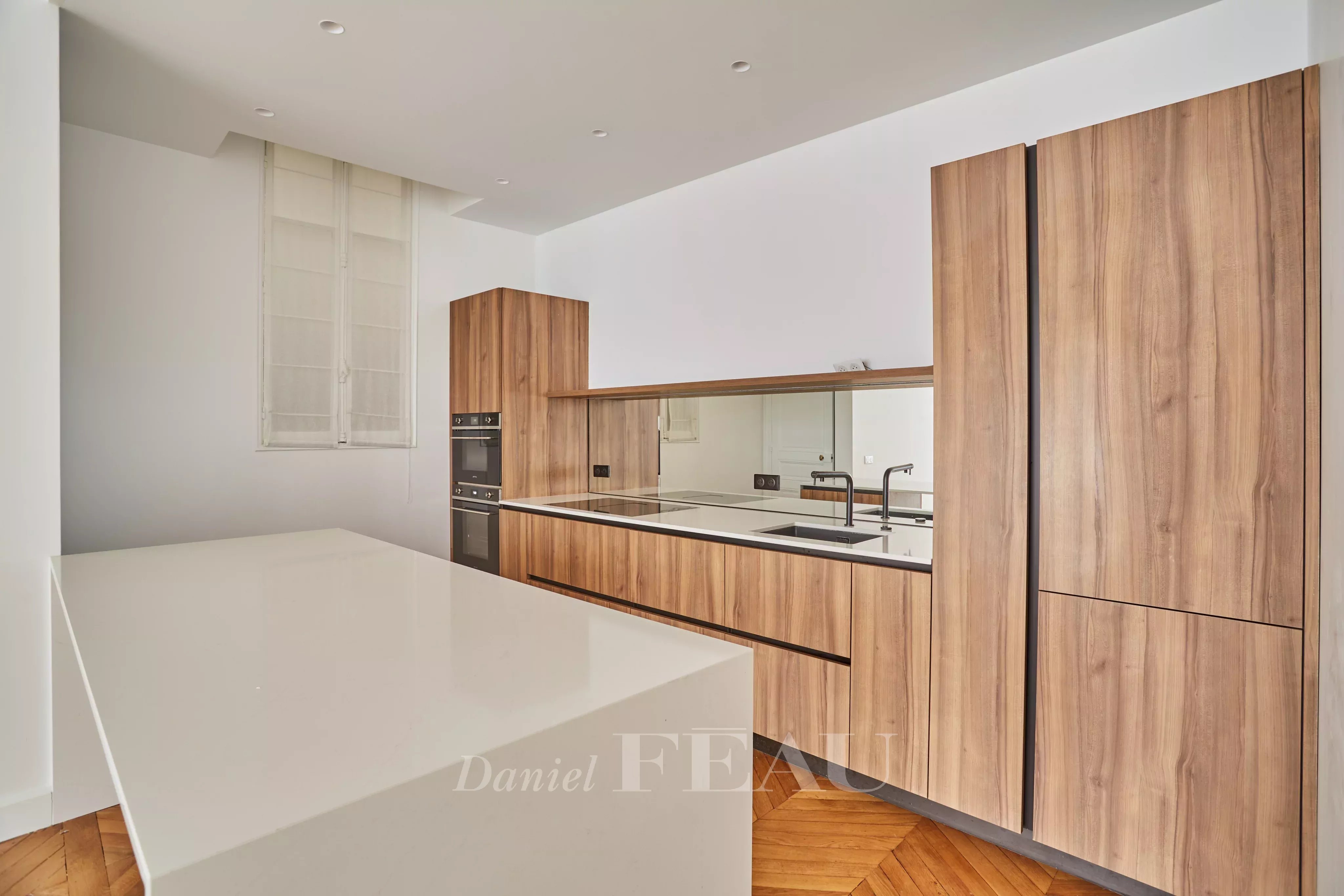 Sale Apartment Paris 17th