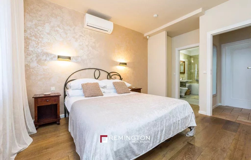 4 Bedroom Villa/Townhouse's Image 9