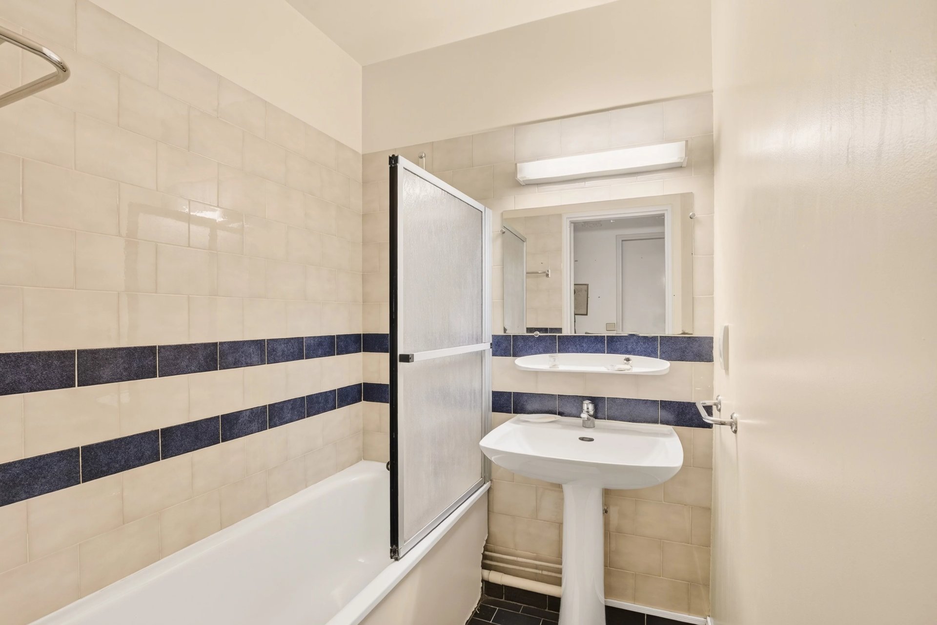 2 Bedroom Apartment/Flat's Image 8