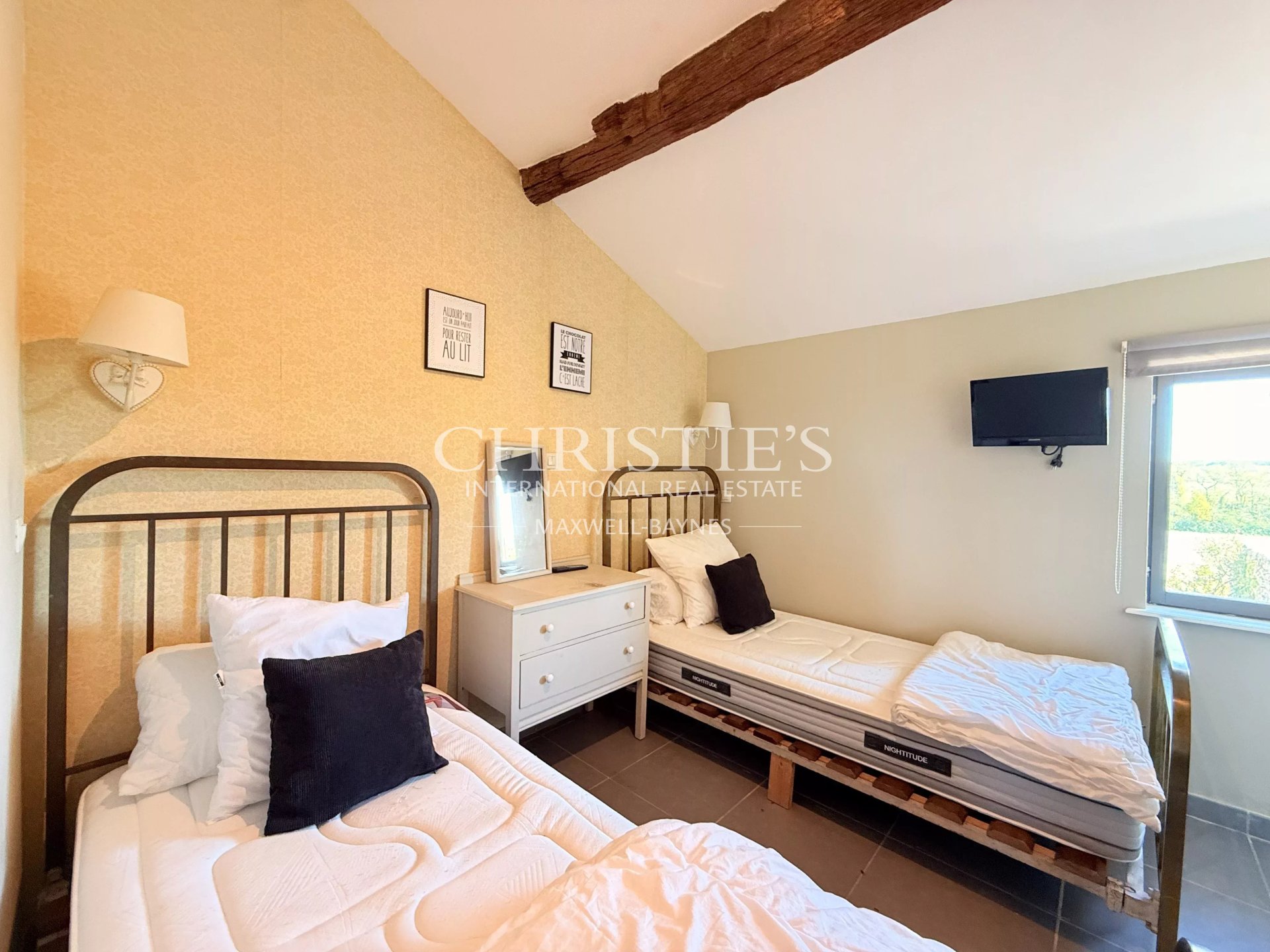 11 Bedroom Villa/Townhouse's Image 29