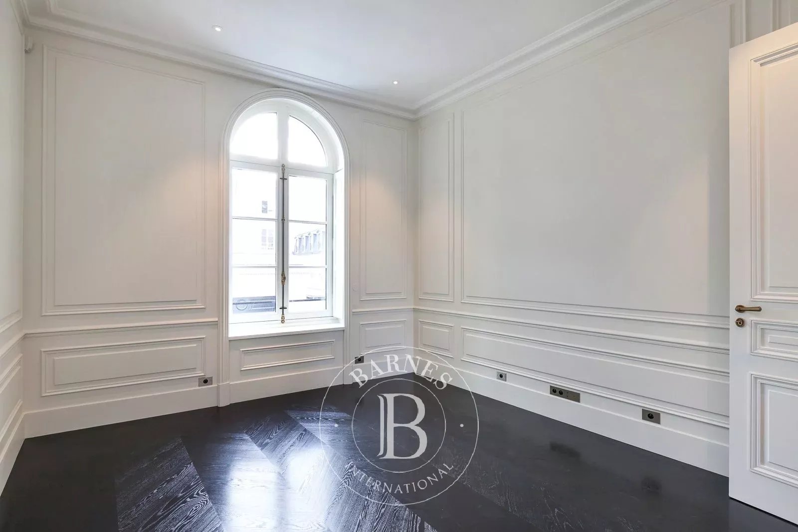 PARIS 7 - GRENELLE - BOURGOGNE - APARTMENT - picture 10