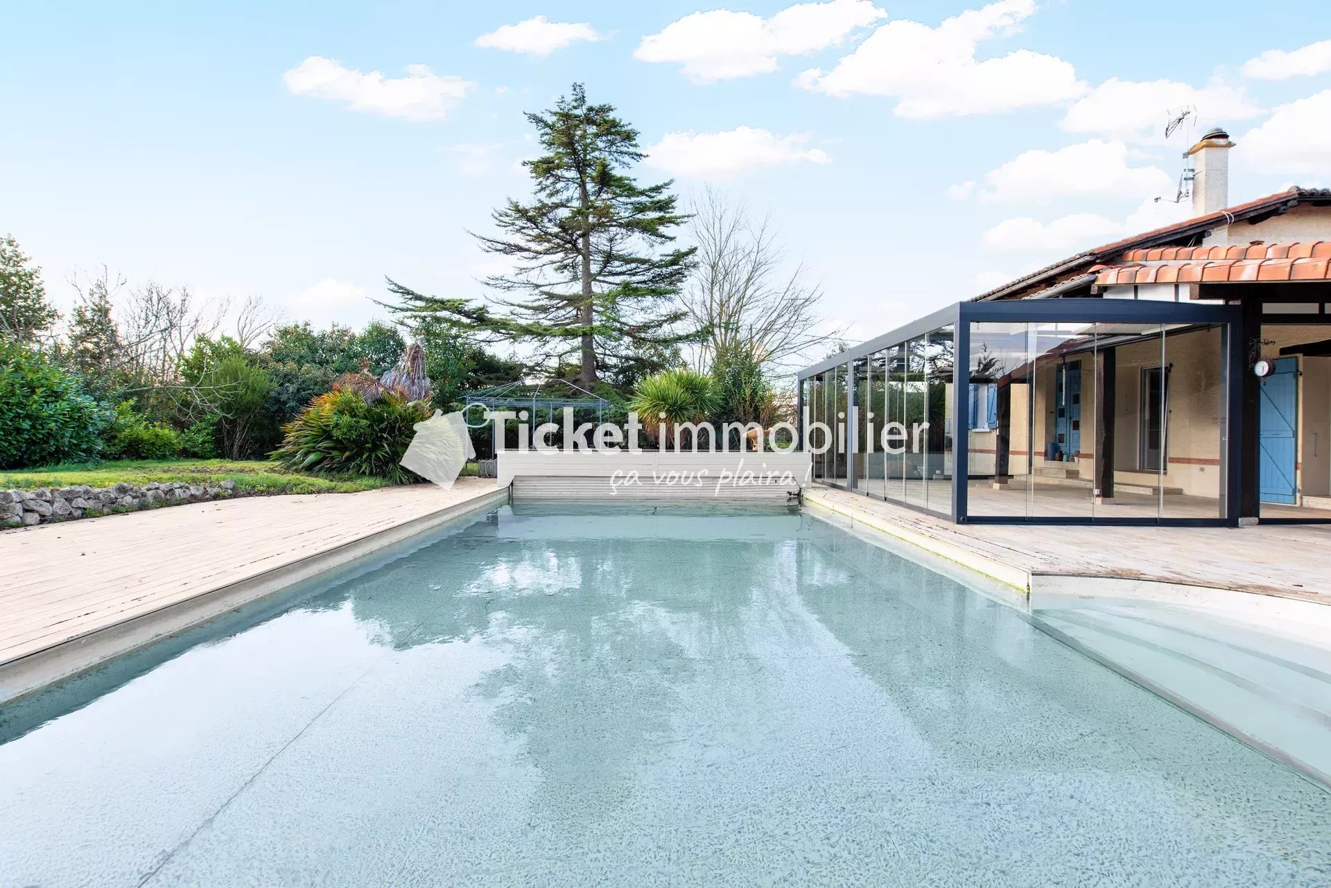 VILLA 6 PIECES 288 M2 RÉNOVÉE AVEC PISCINE, JARDIN, GARAGE ET PERGOLA BIOCLIMATIQUE — photo 8
