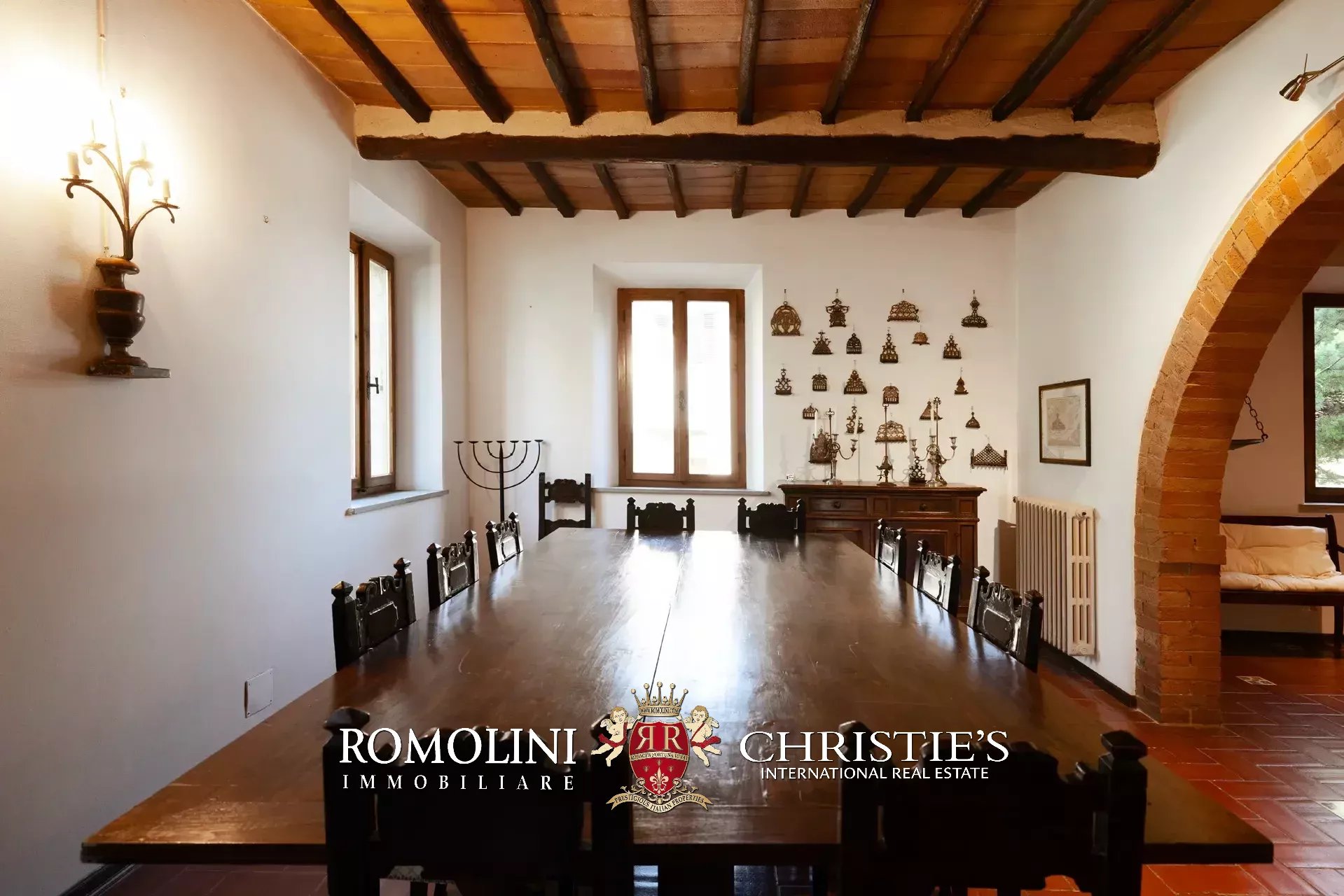 18 Bedroom Vineyard's Image 47