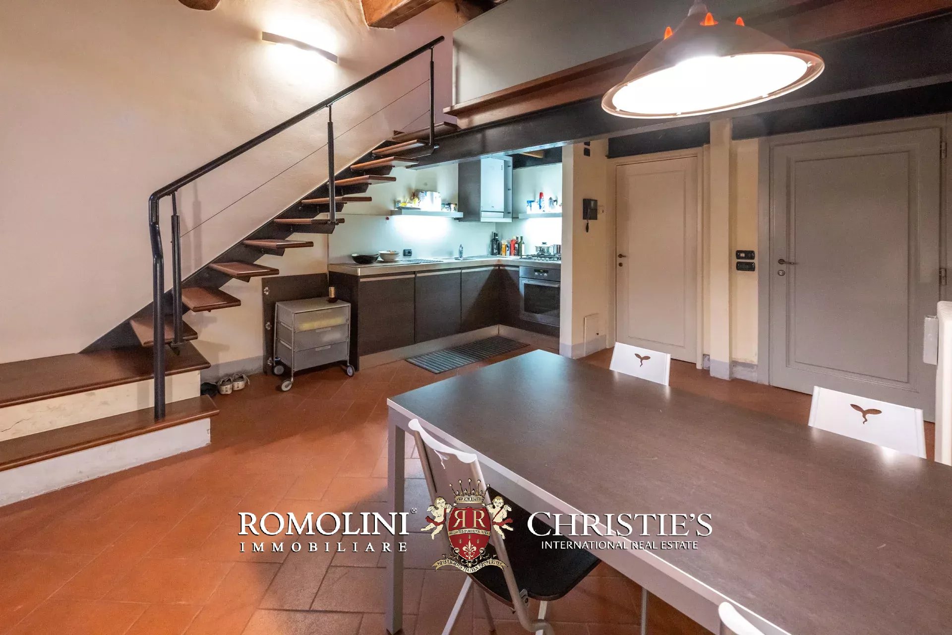 COZY 60-SQM PENTHOUSE FOR SALE IN THE HISTORICAL CENTER OF AREZZO