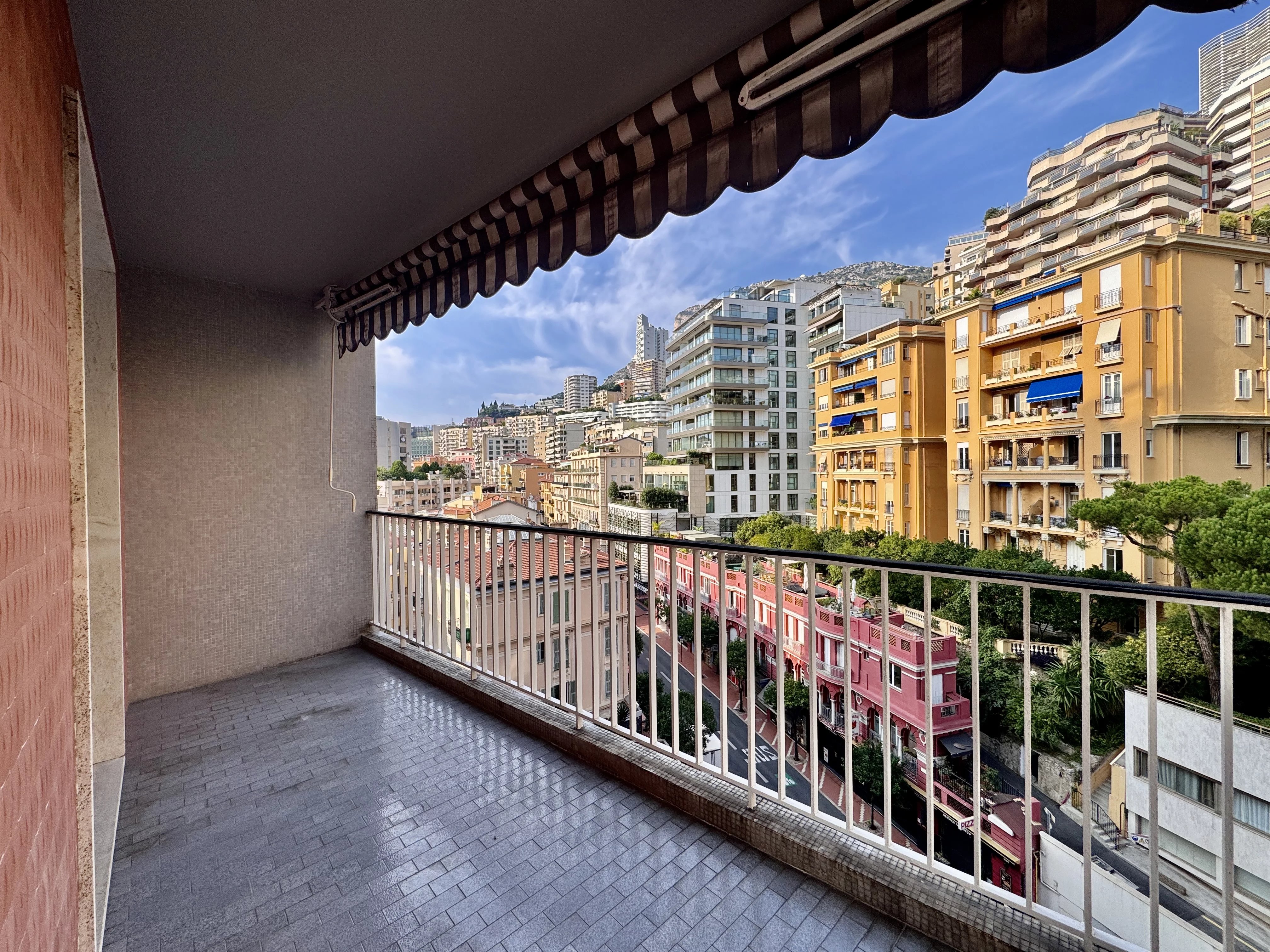 Prime Location in the Heart of Monaco – Front Row Grand Prix View