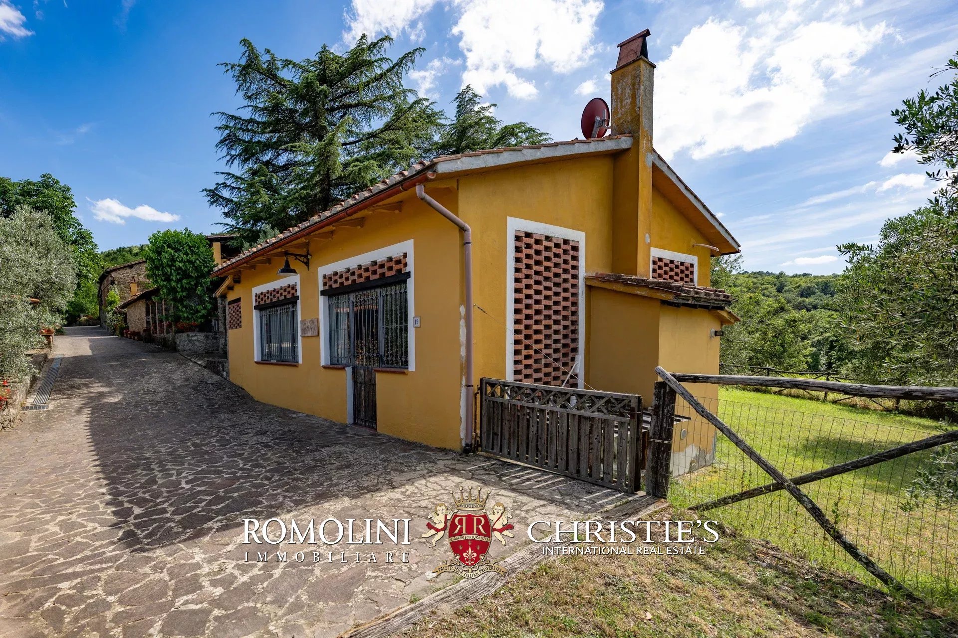 9 Bedroom Villa/Townhouse's Image 85