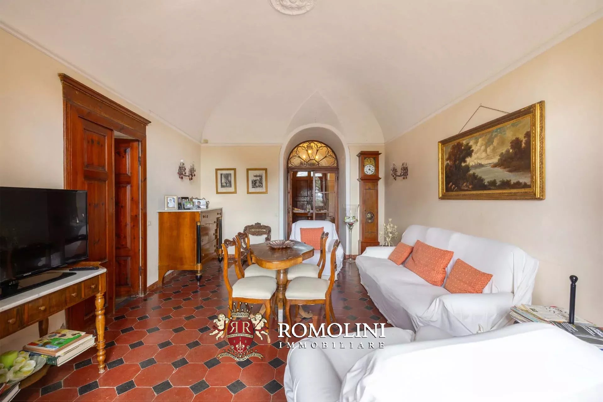 35 Bedroom Vineyard's Image 52