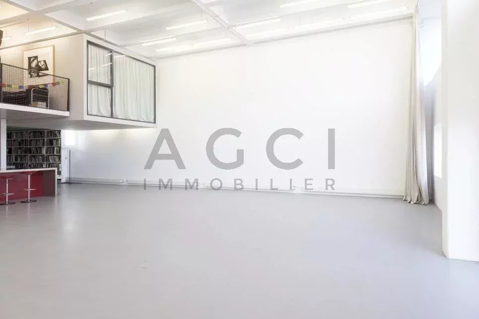 Loft de 395 m² avec Terrasse Privative à Proximité de Pont-Rouge - Photo 4