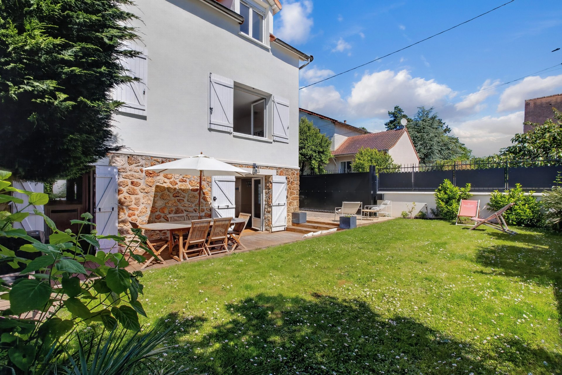 5 Bedroom Villa/Townhouse's Image 4