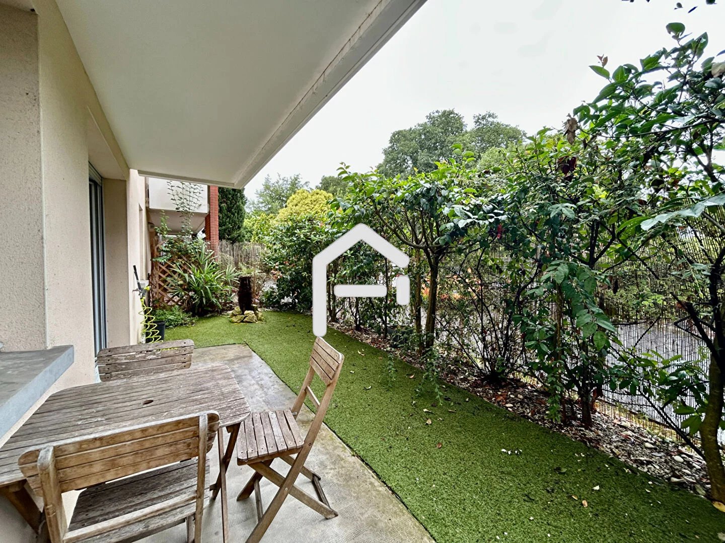 À louer : BONNEFOY T2 avec jardin+terrasse de 40m² meublé