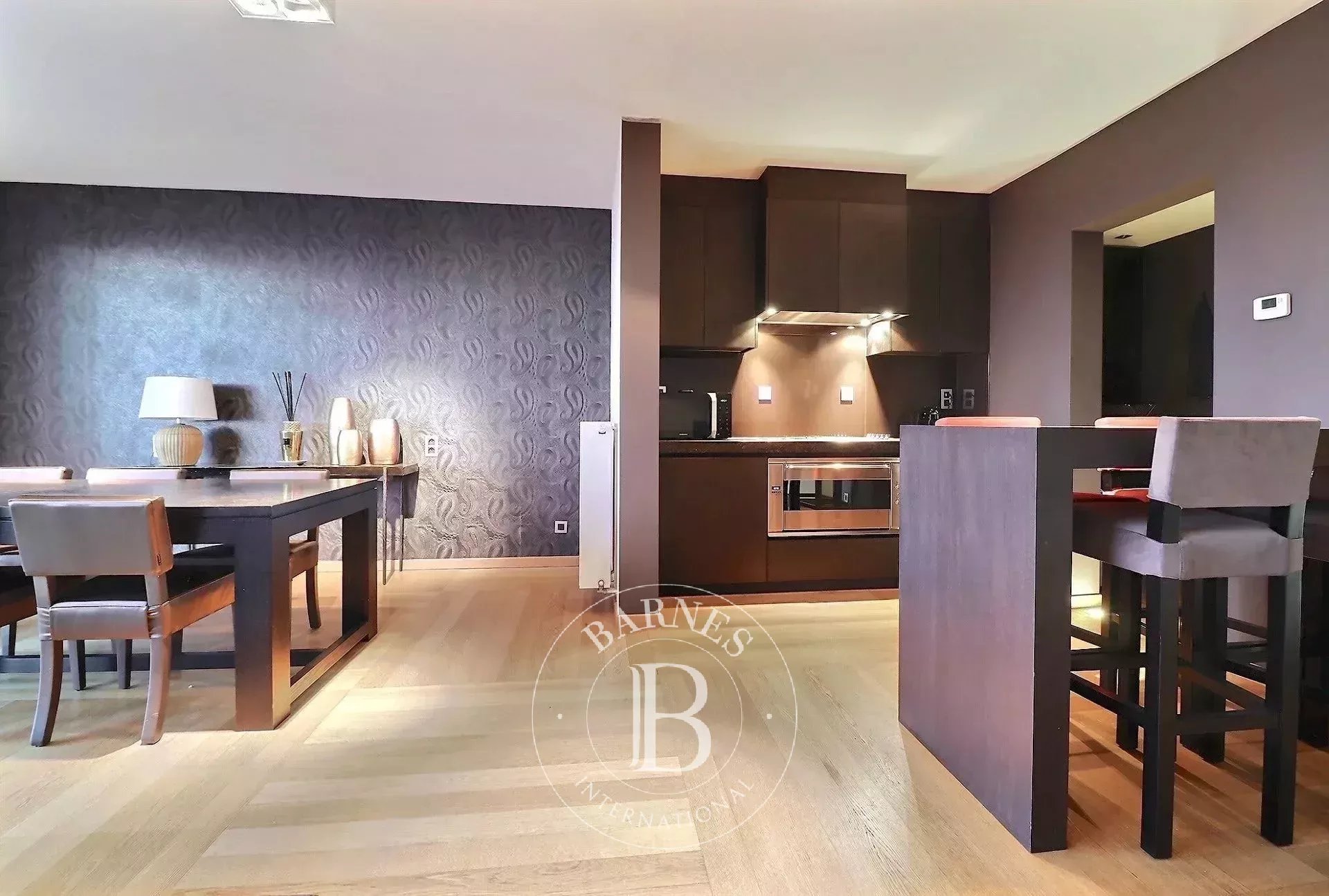 Avenue Louise - Appartement meublé 2ch + terrasse + garage (optionnel)