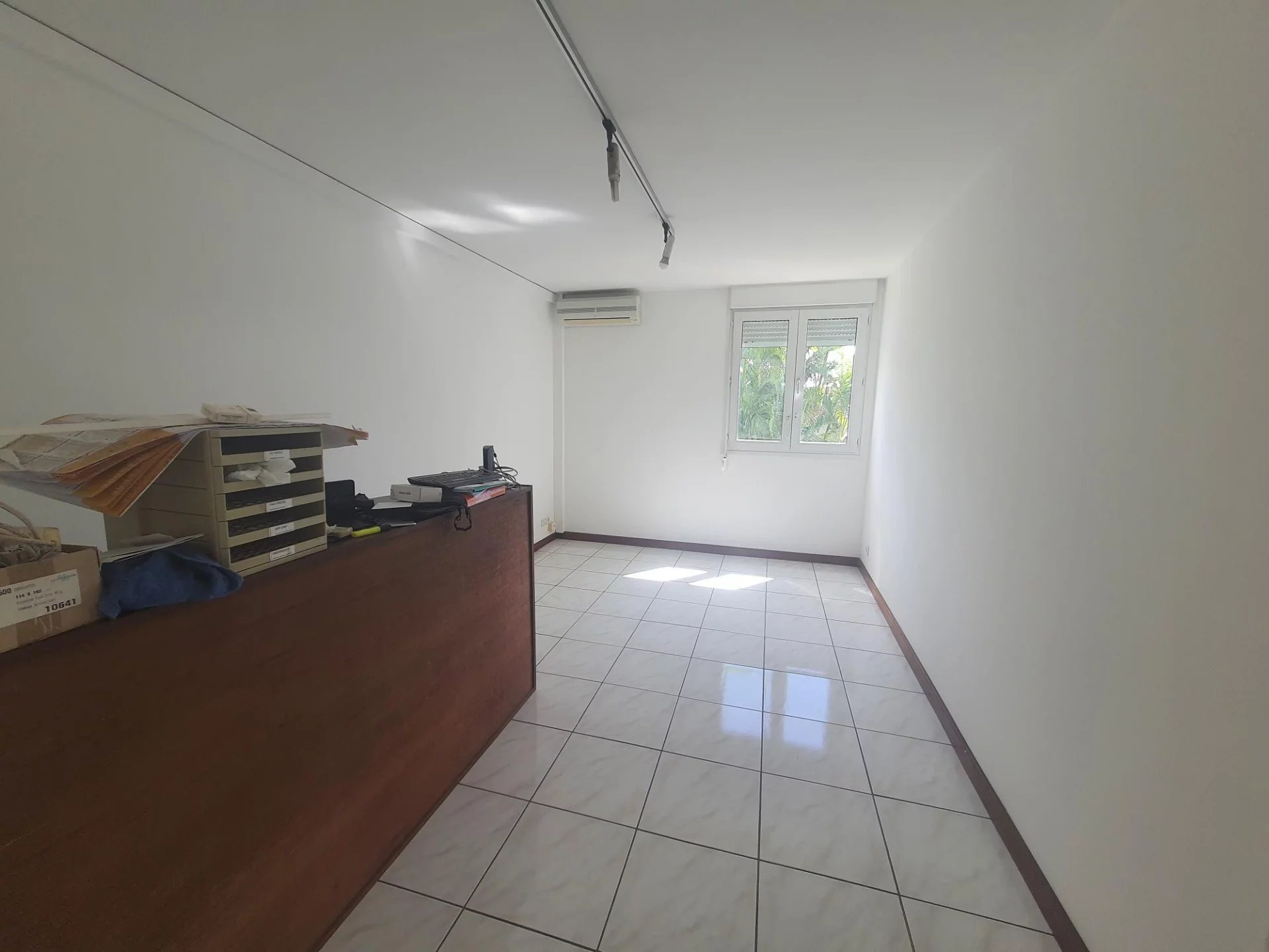 Rental Local Saint-Denis