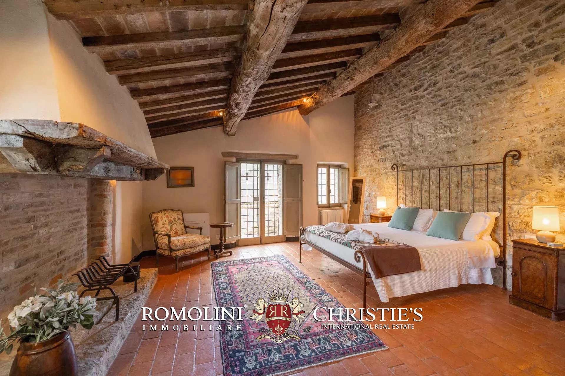 8 Bedroom Villa/Townhouse's Image 47