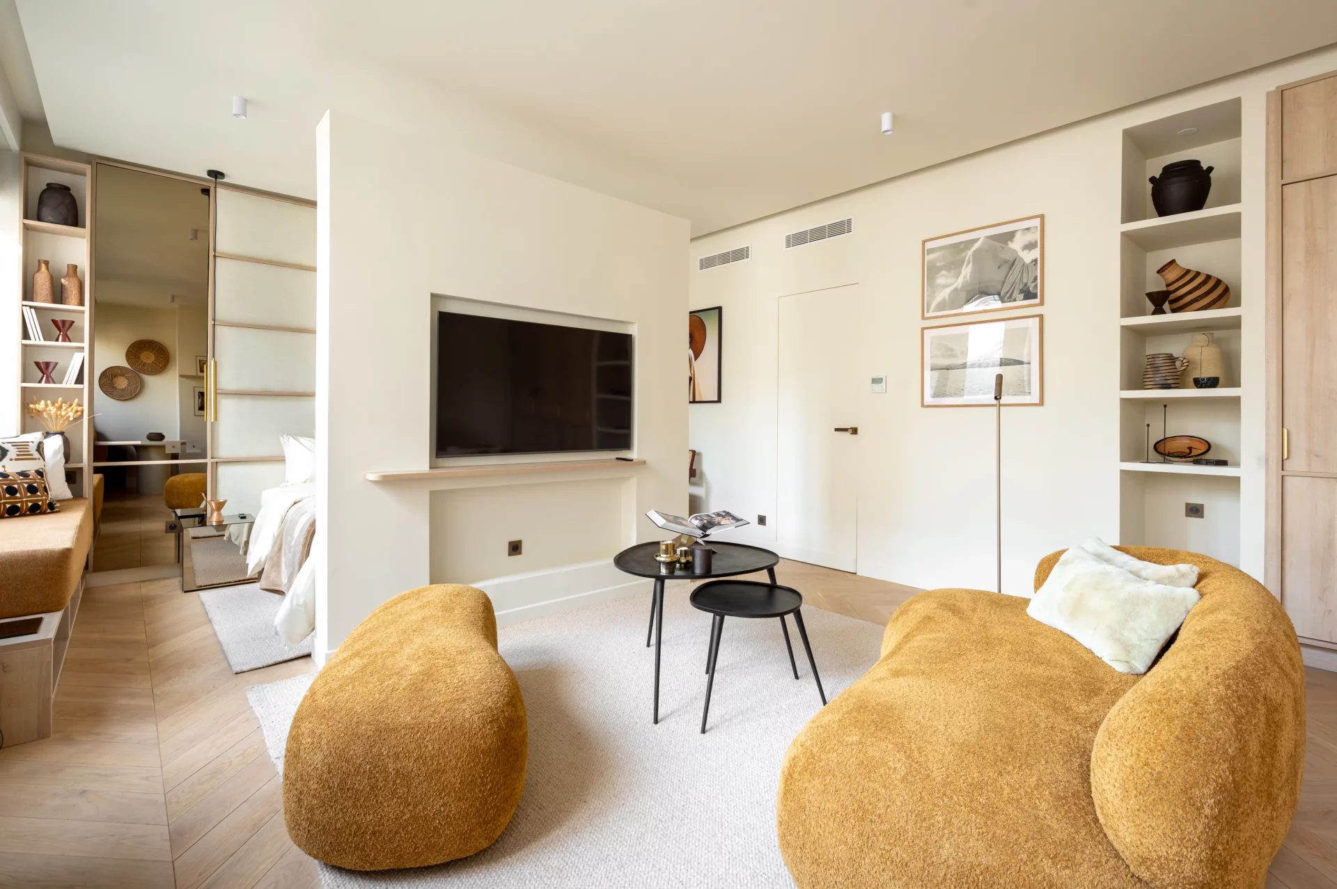 Paris 8e - AVENUE MONTAIGNE