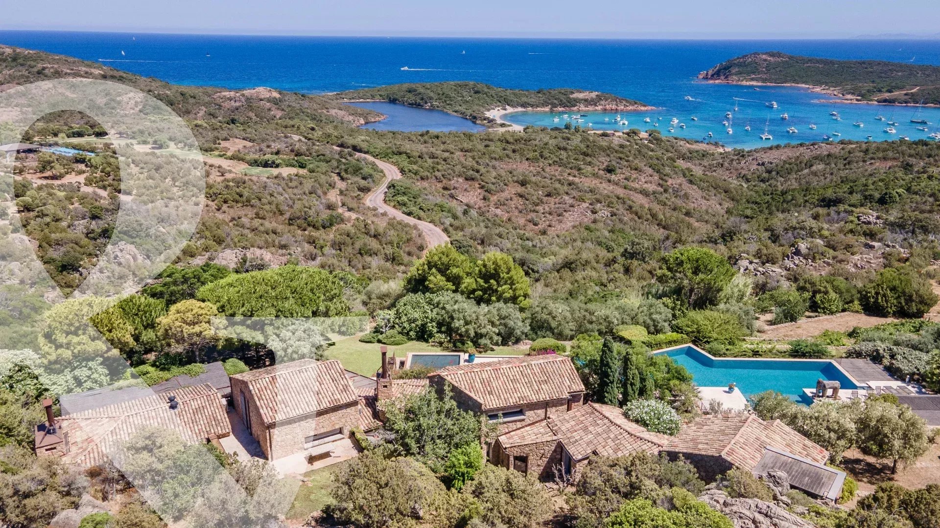 MAGNIFIQUE VUE SUR LA BAIE DE RONDINARA