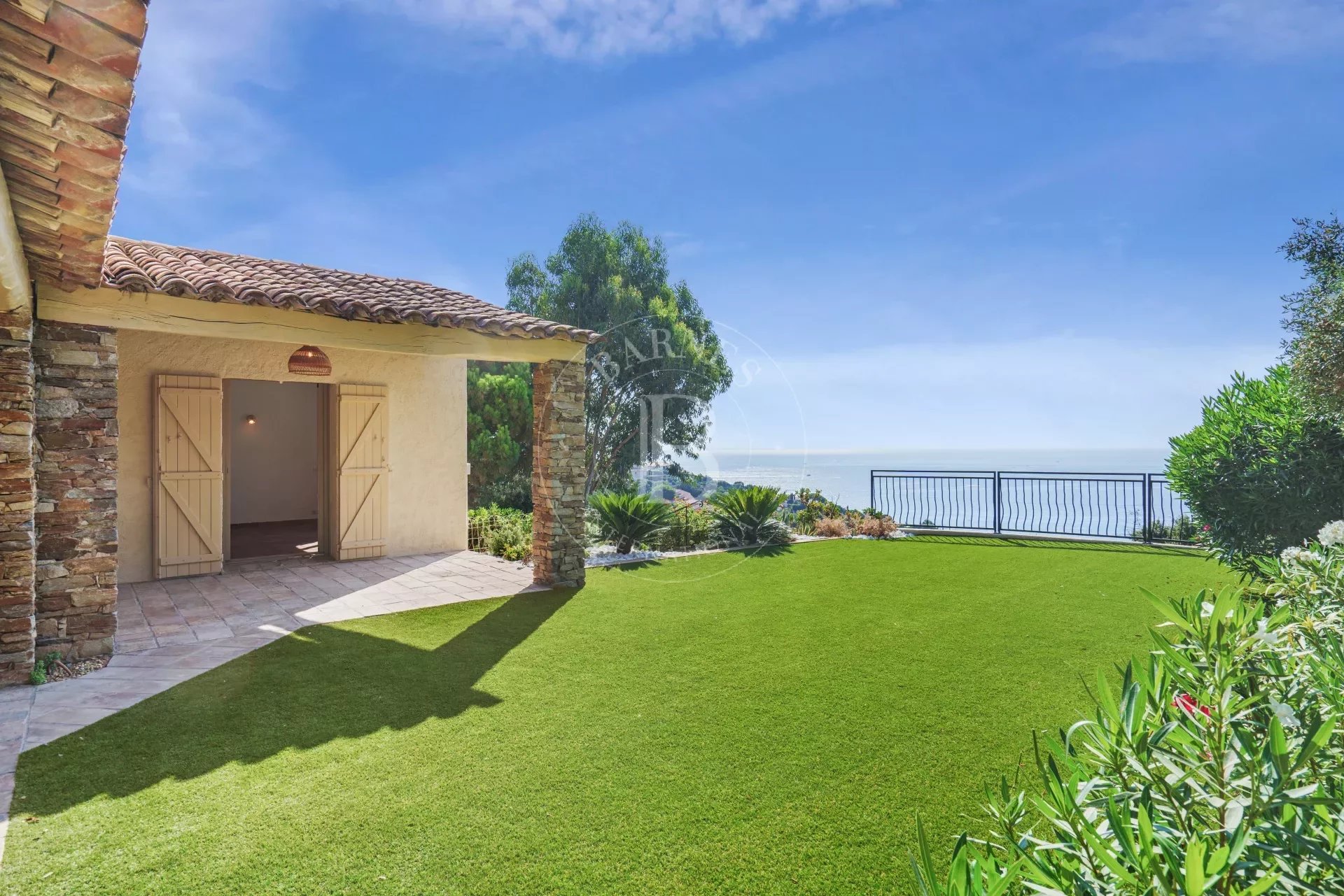 Villa Sainte-Maxime - picture 6