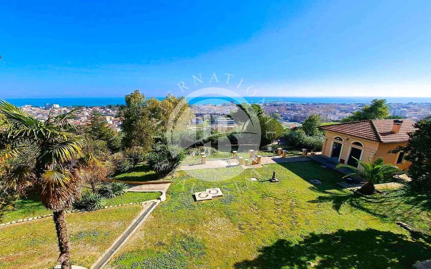 Villa in Giulianova - Image 5