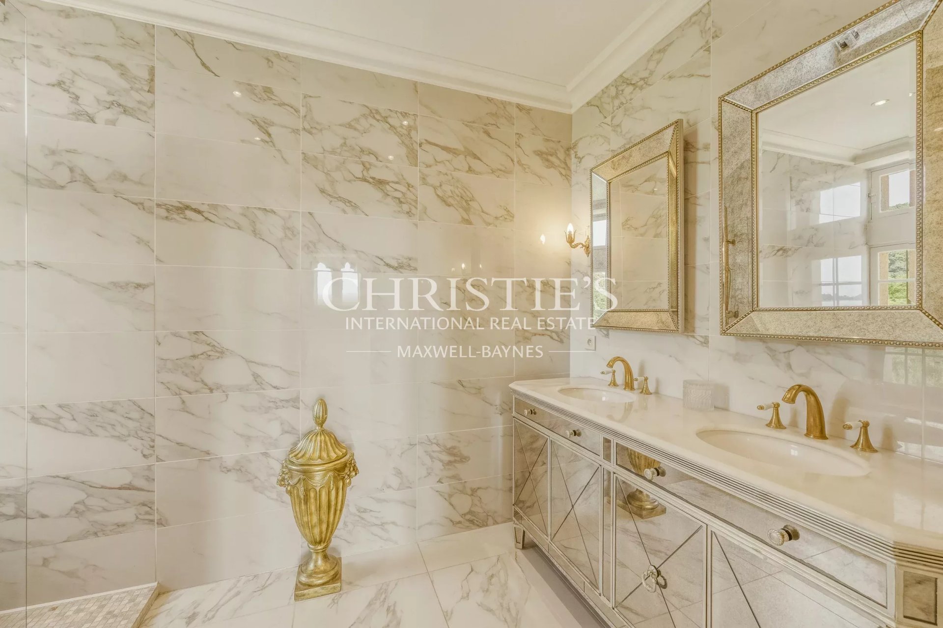 17 Bedroom Chateau's Image 21