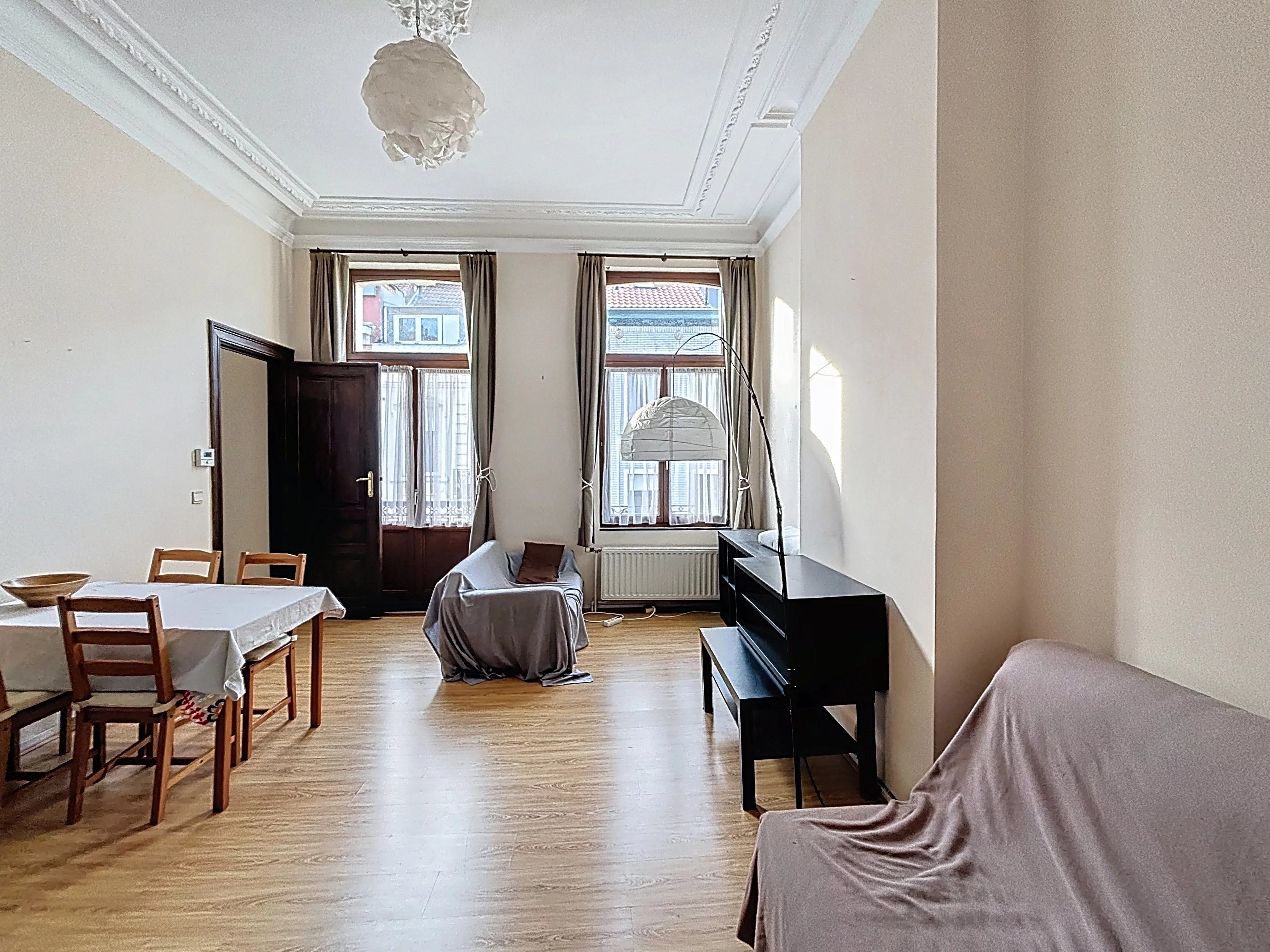 Large and elegant Brussels house with rear house