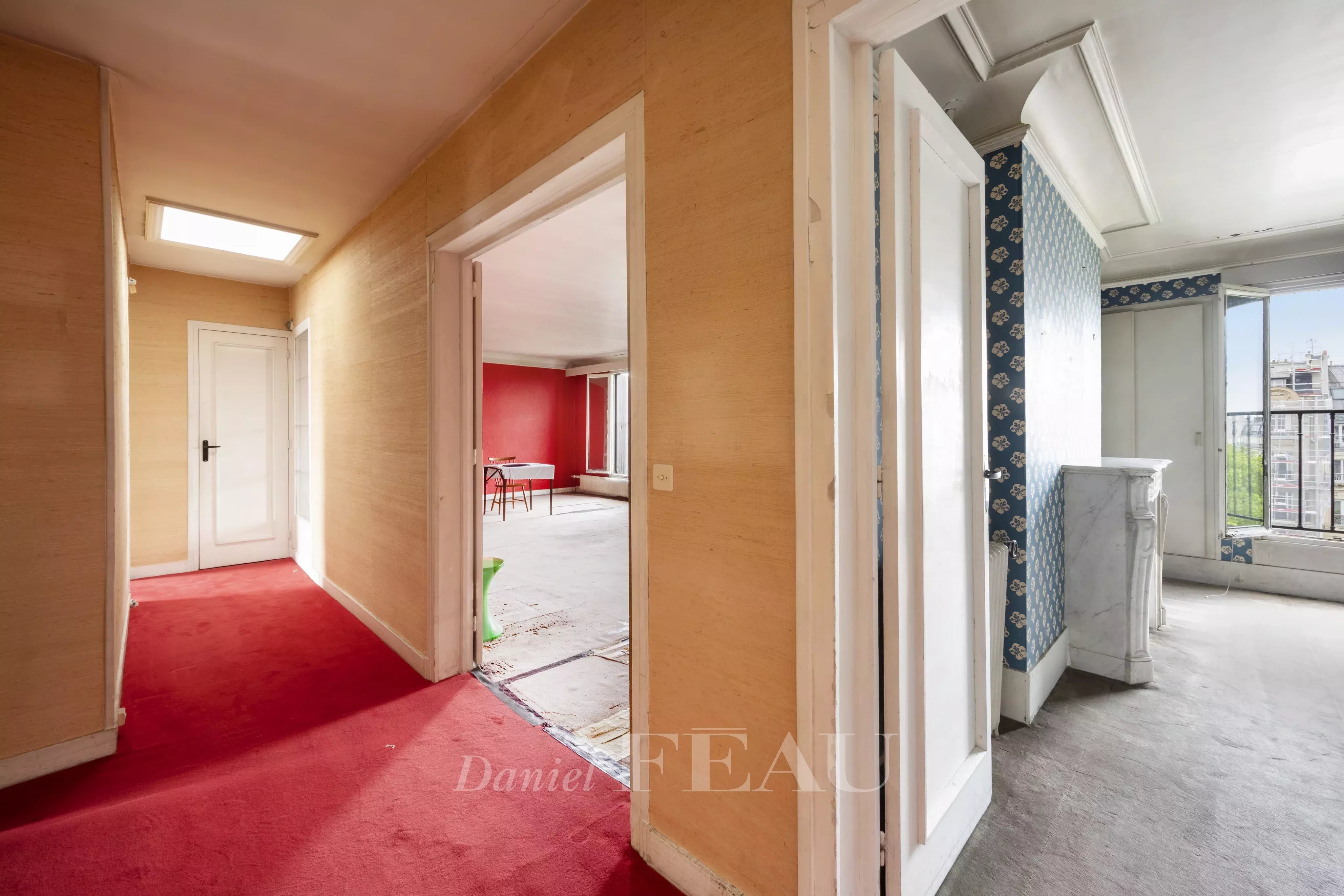 Sale Apartment Paris 11th