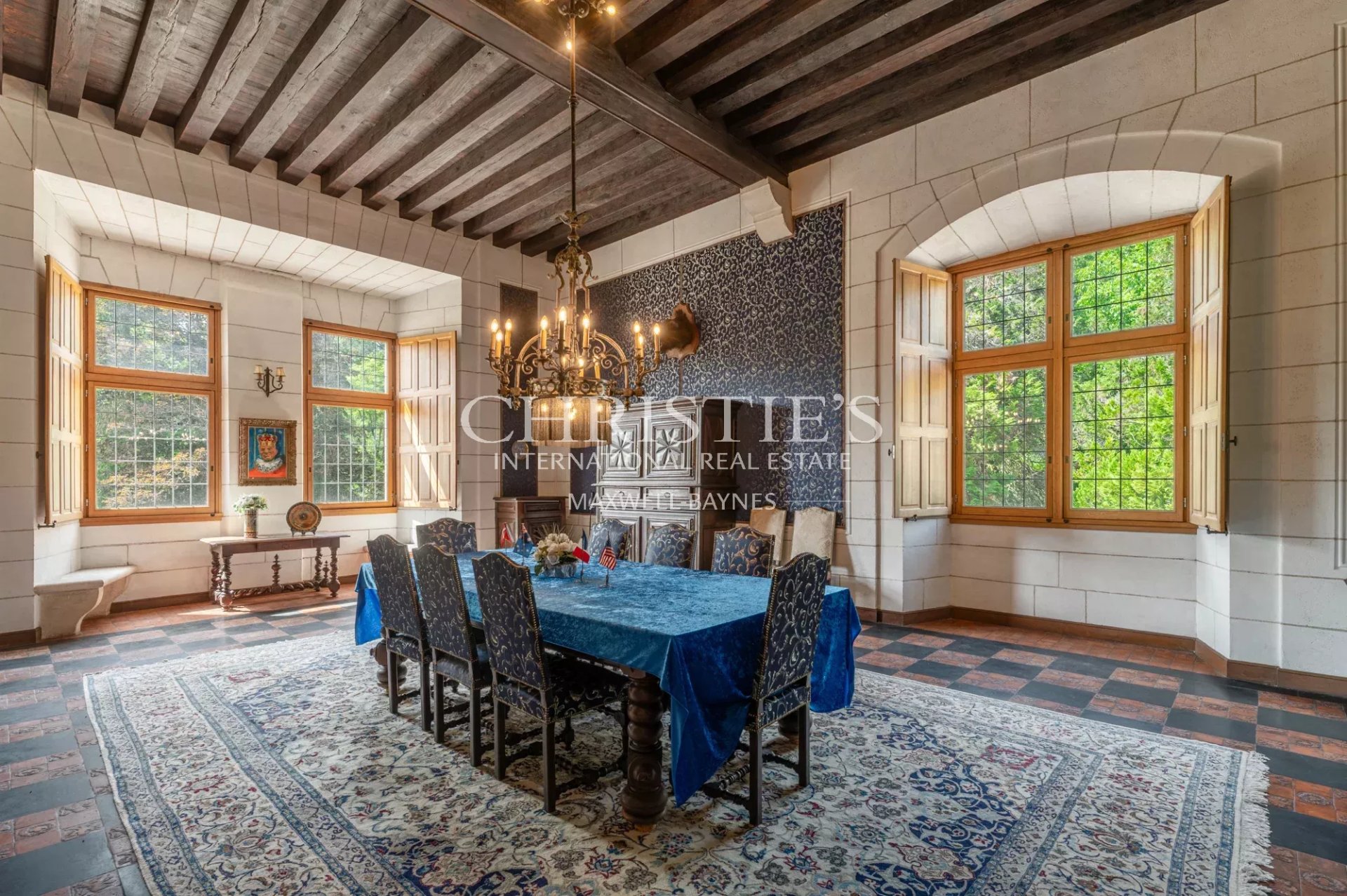 9 Bedroom Chateau's Image 11