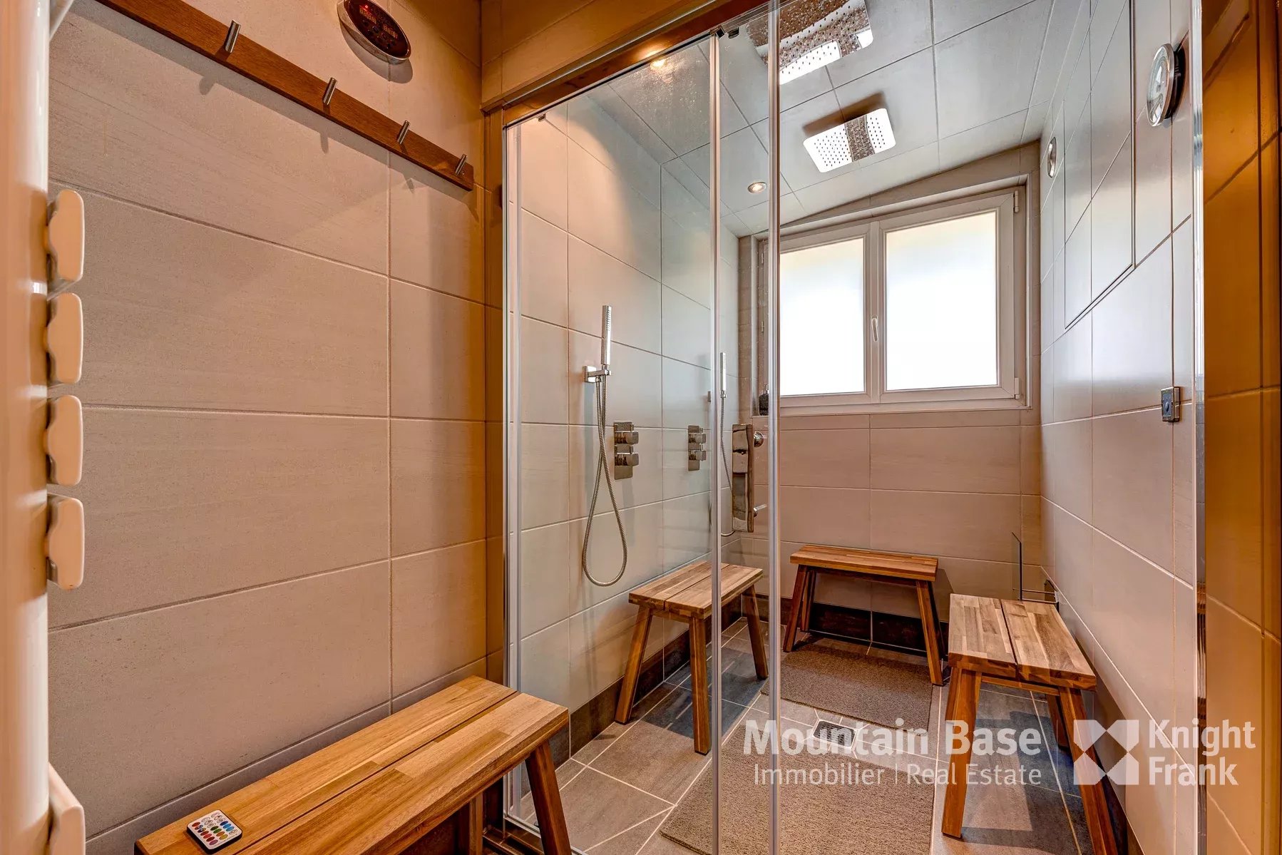 Photo of A 7-bedroom chalet close to the centre of St Jean d'Aulps