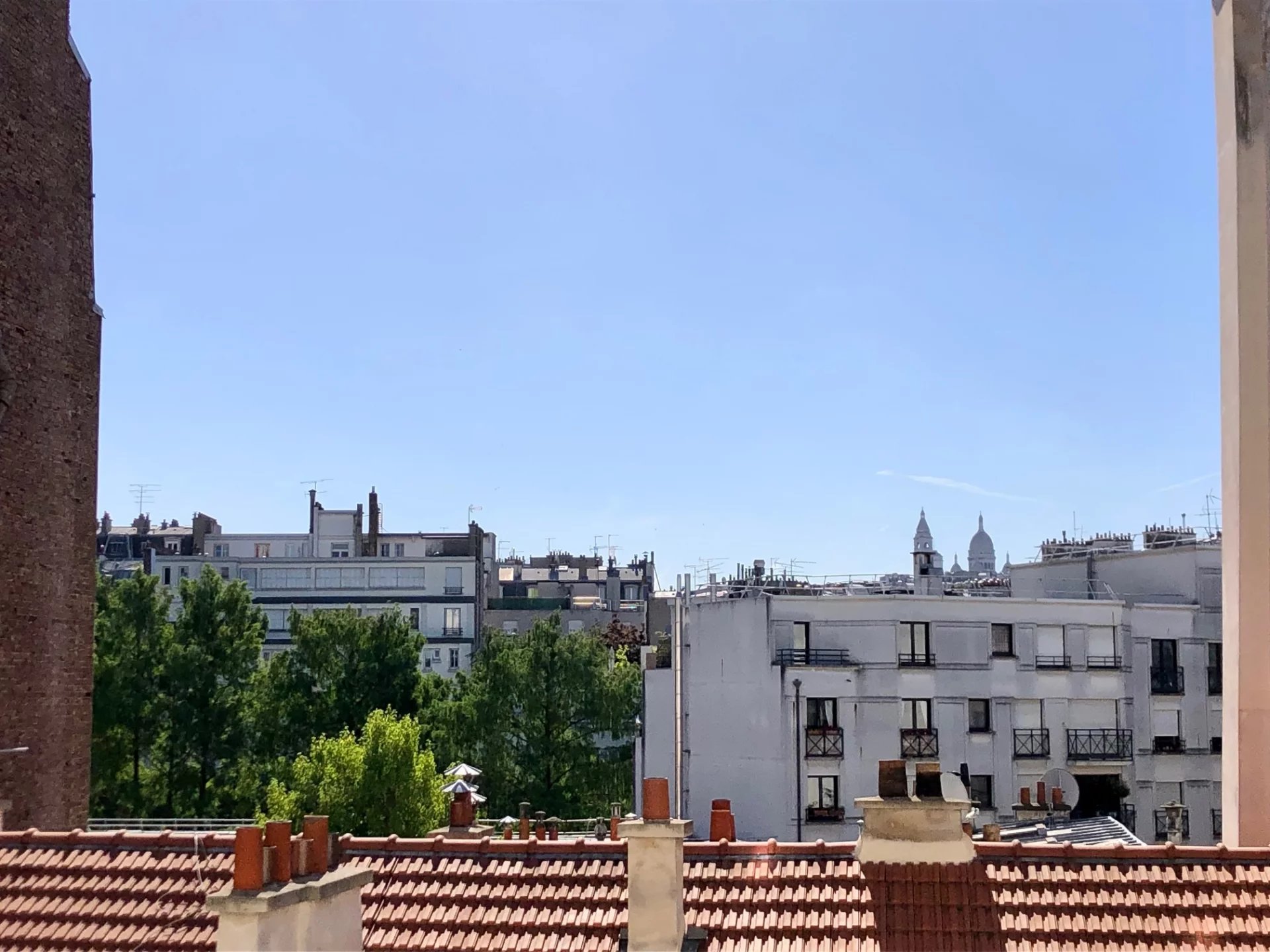 EN ÉTAGE, LUMINEUX