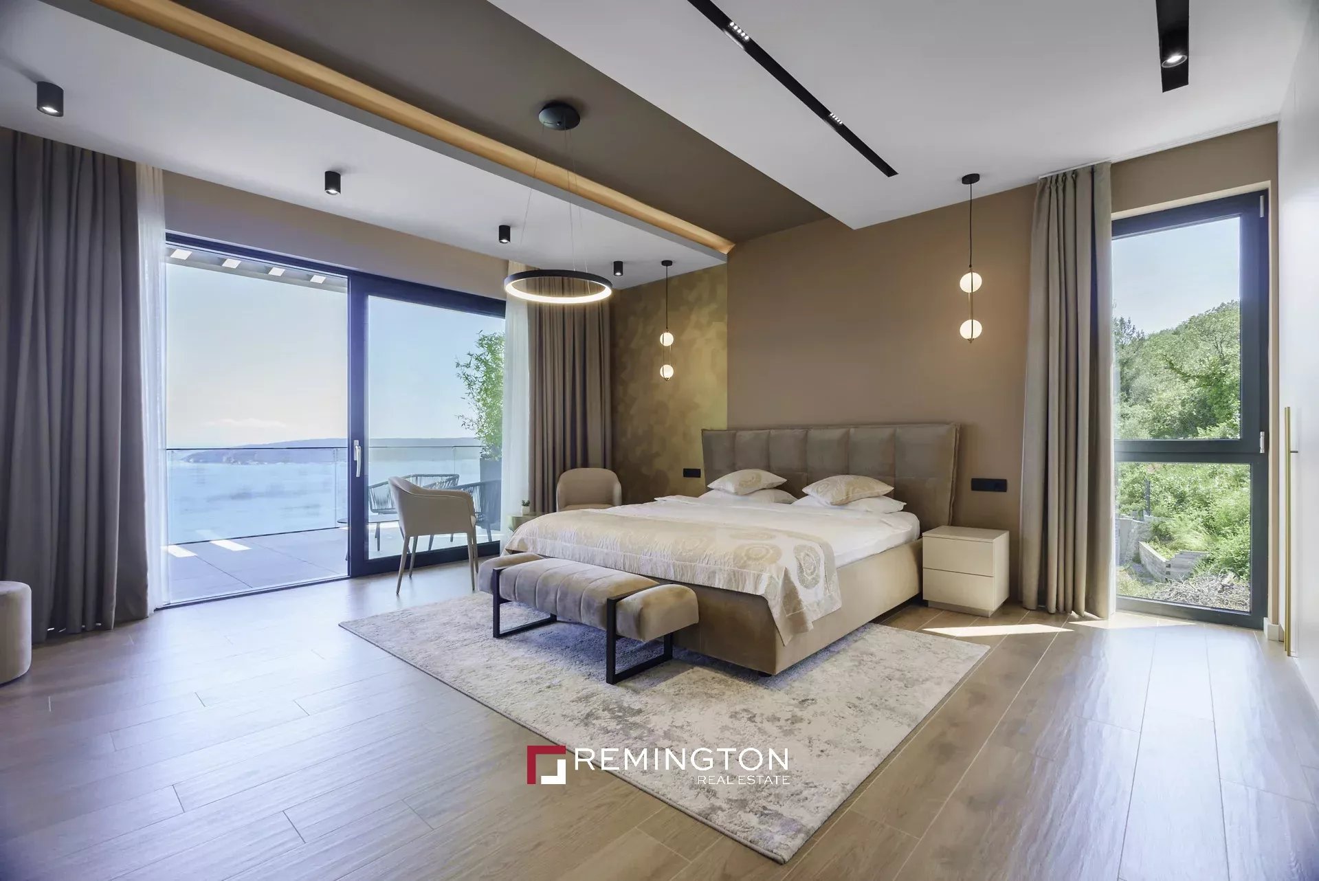 4 Bedroom Villa/Townhouse's Image 7