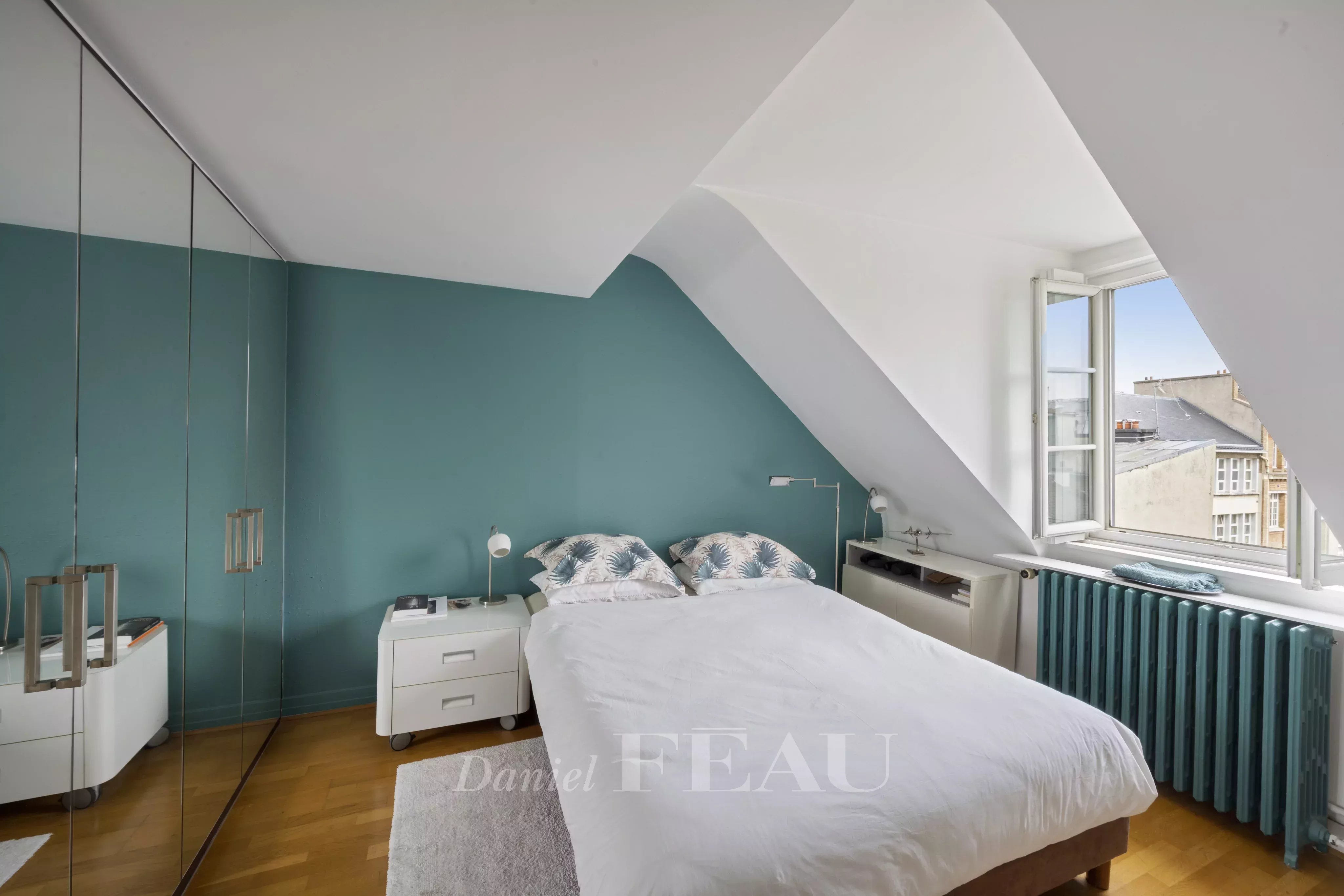 Sale Apartment Paris 4th