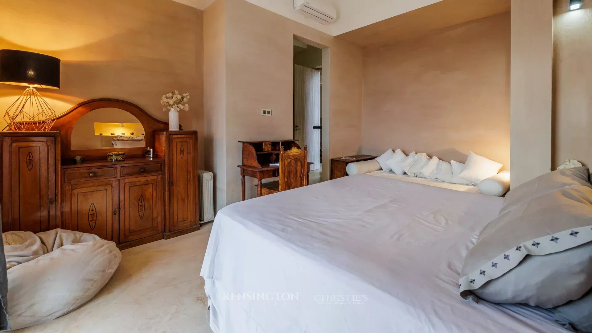 5 Bedroom Villa/Townhouse's Image 30
