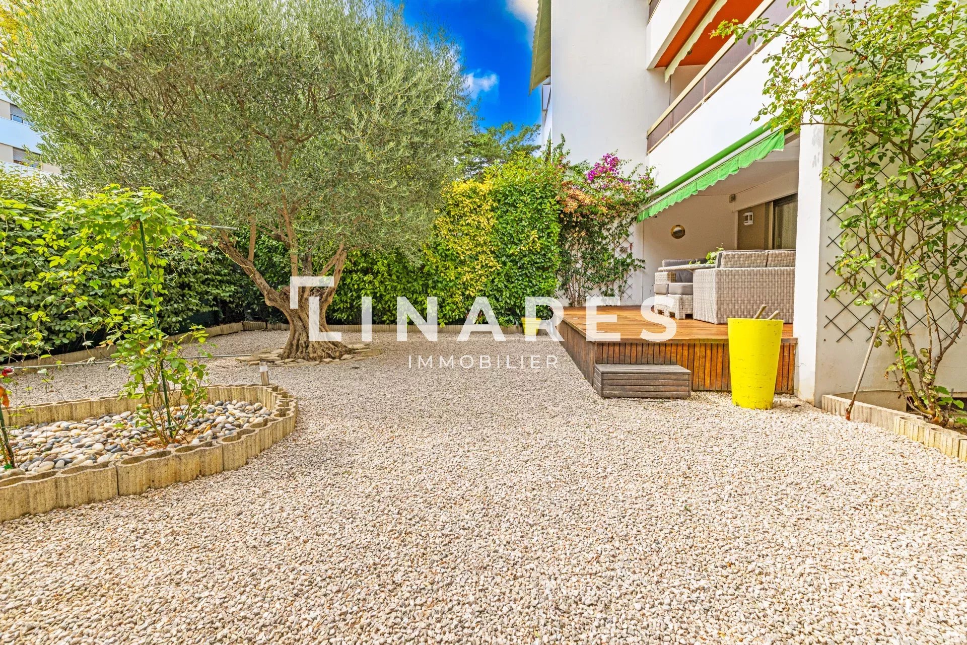 LE JARDIN PAISIBLE - Appartement T2 de 68m2 + jardin de 145 m2 + cave - Résidence avec piscine - 13009 Le Cabot