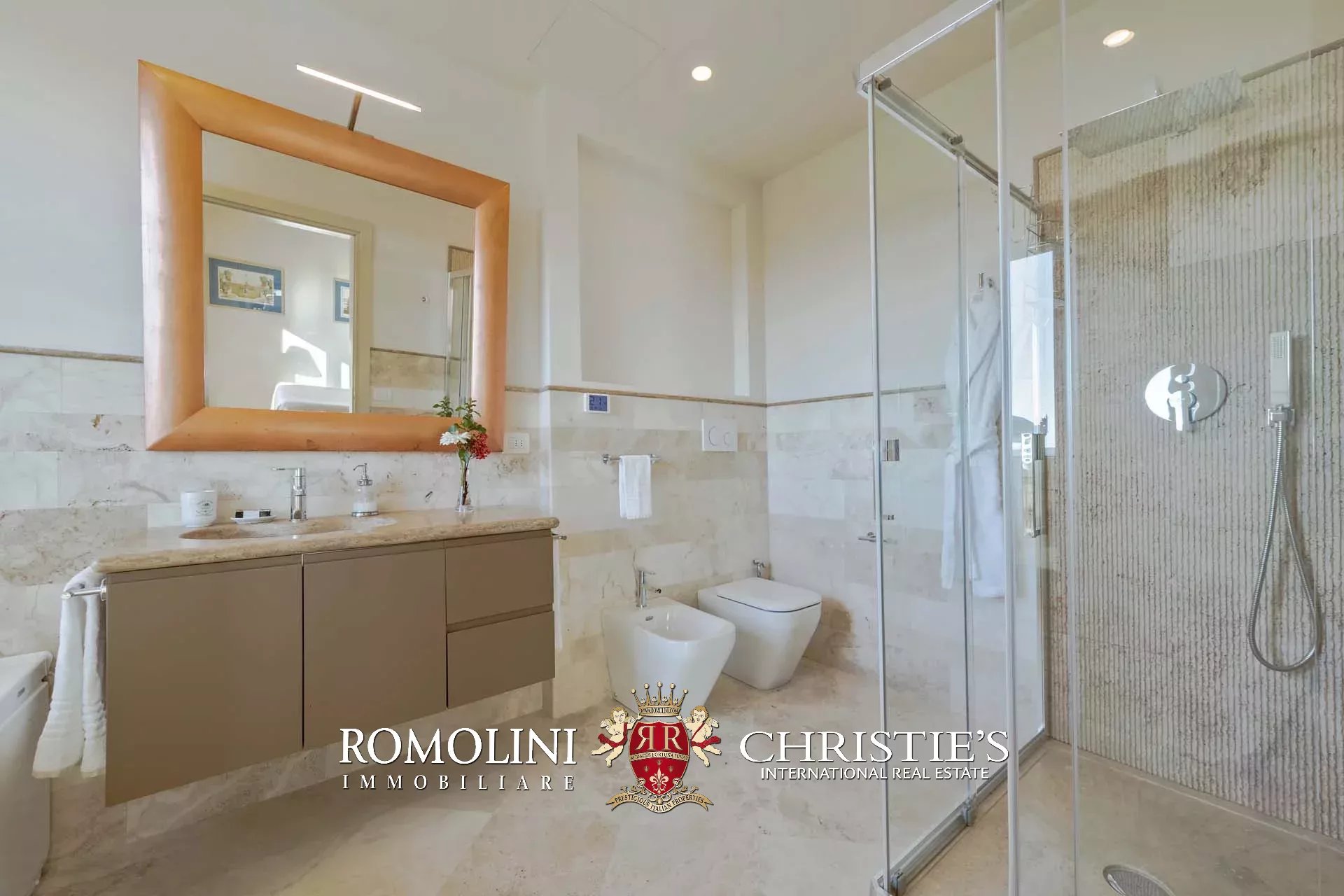 7 Bedroom Villa/Townhouse's Image 80