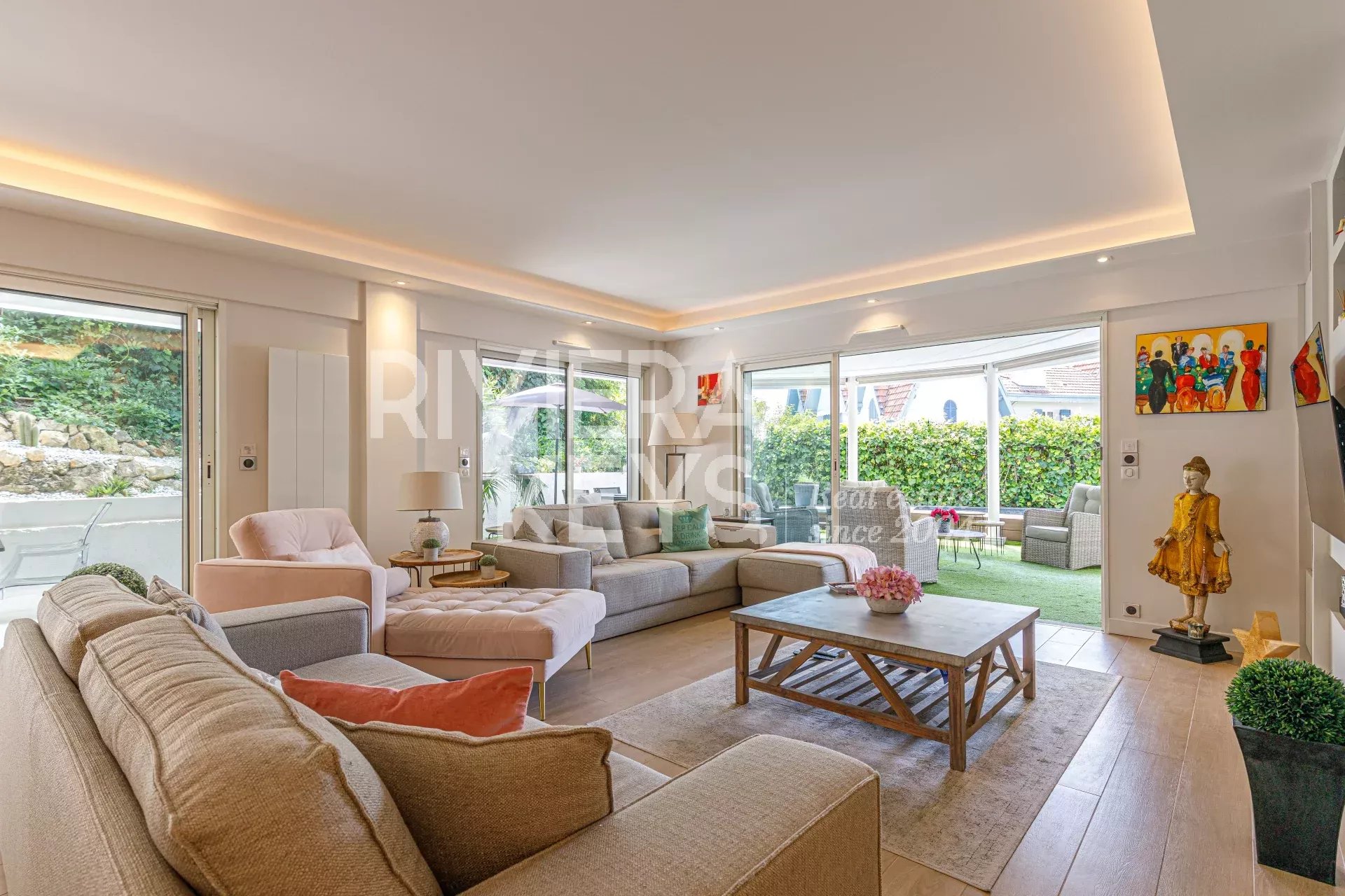 CANNES -Californie: Splendide 4 pièces en rez-de-jardin avec piscine privative