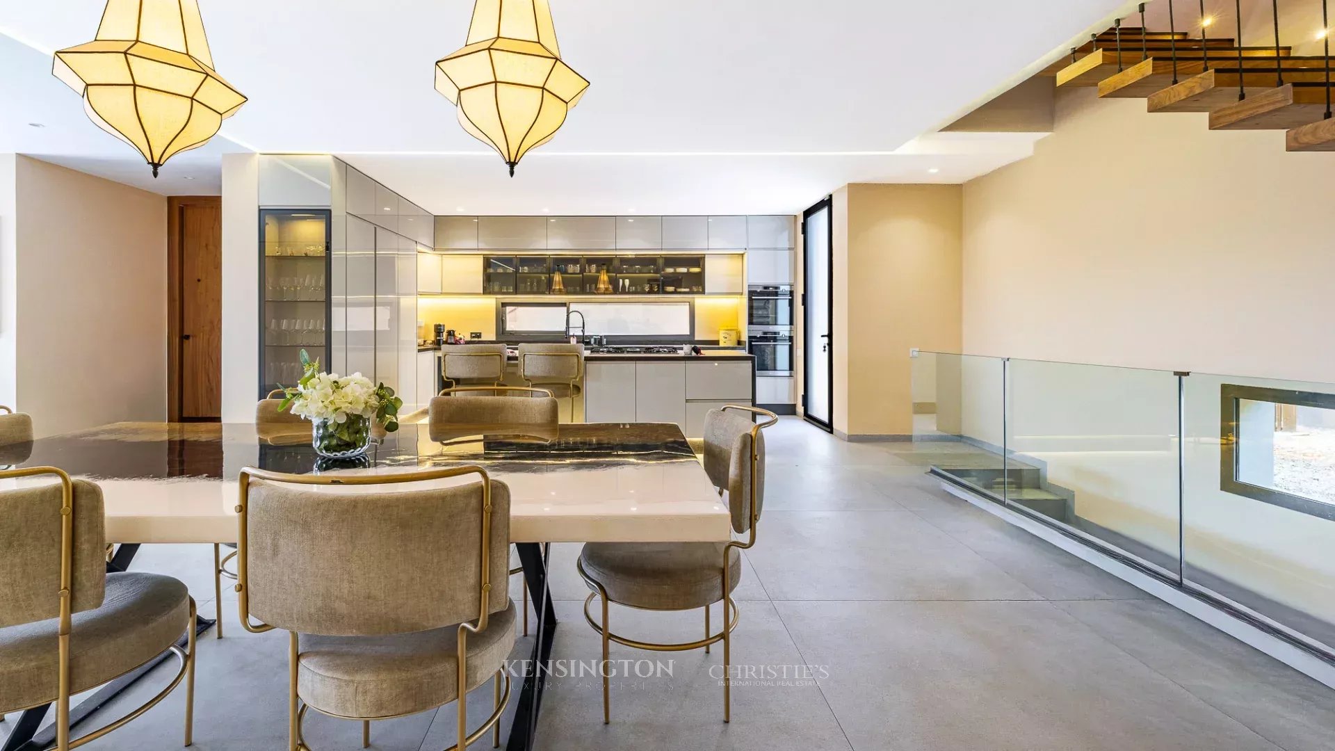 4 Bedroom Villa/Townhouse's Image 6