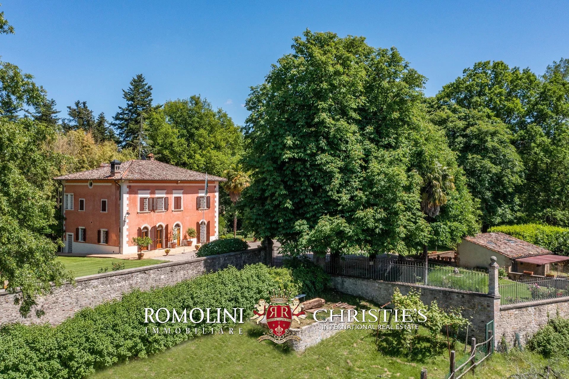8 Bedroom Villa/Townhouse's Image 14